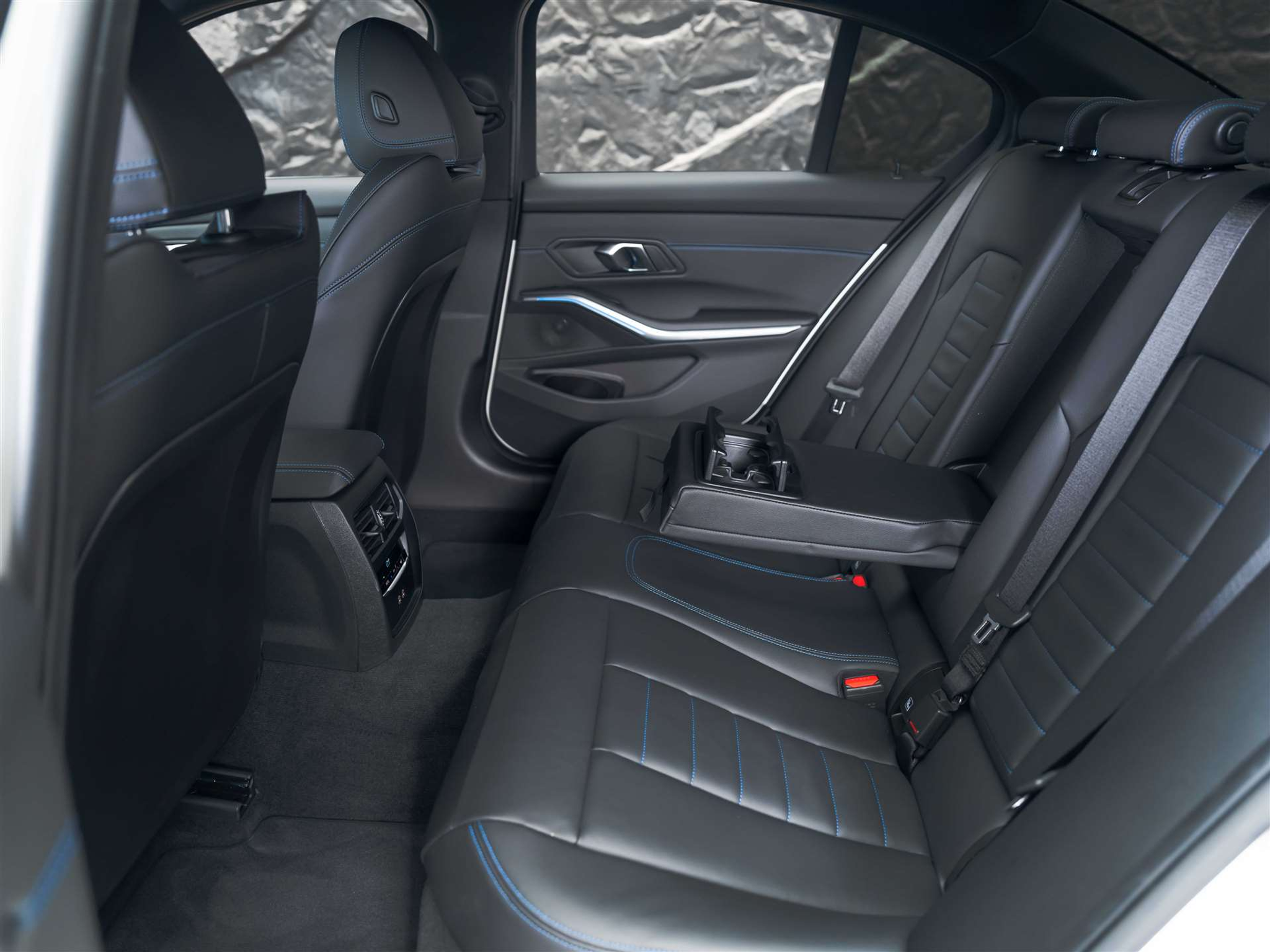 listing desktop thumbnail image 12