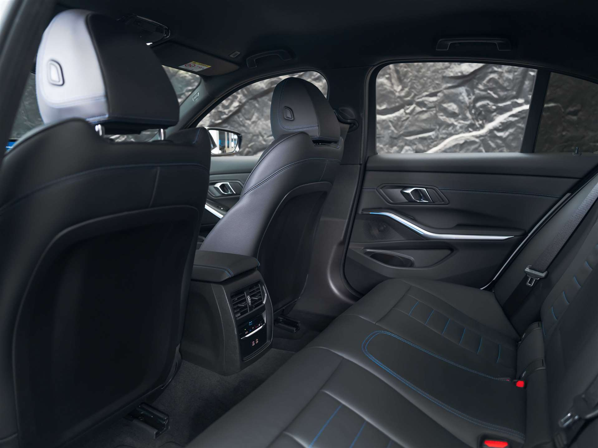 listing desktop thumbnail image 11