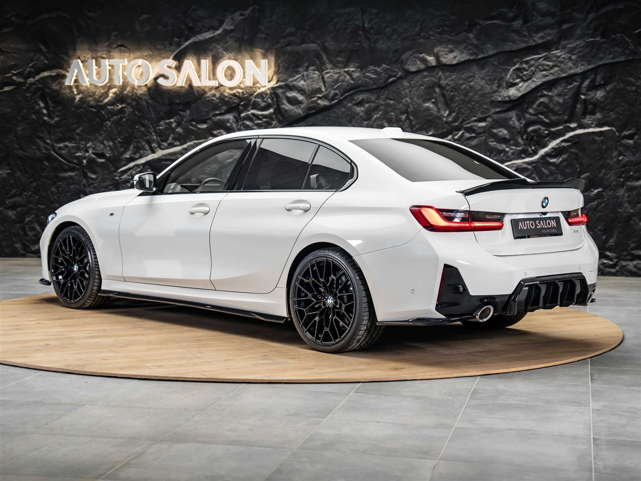 listing desktop thumbnail image 2