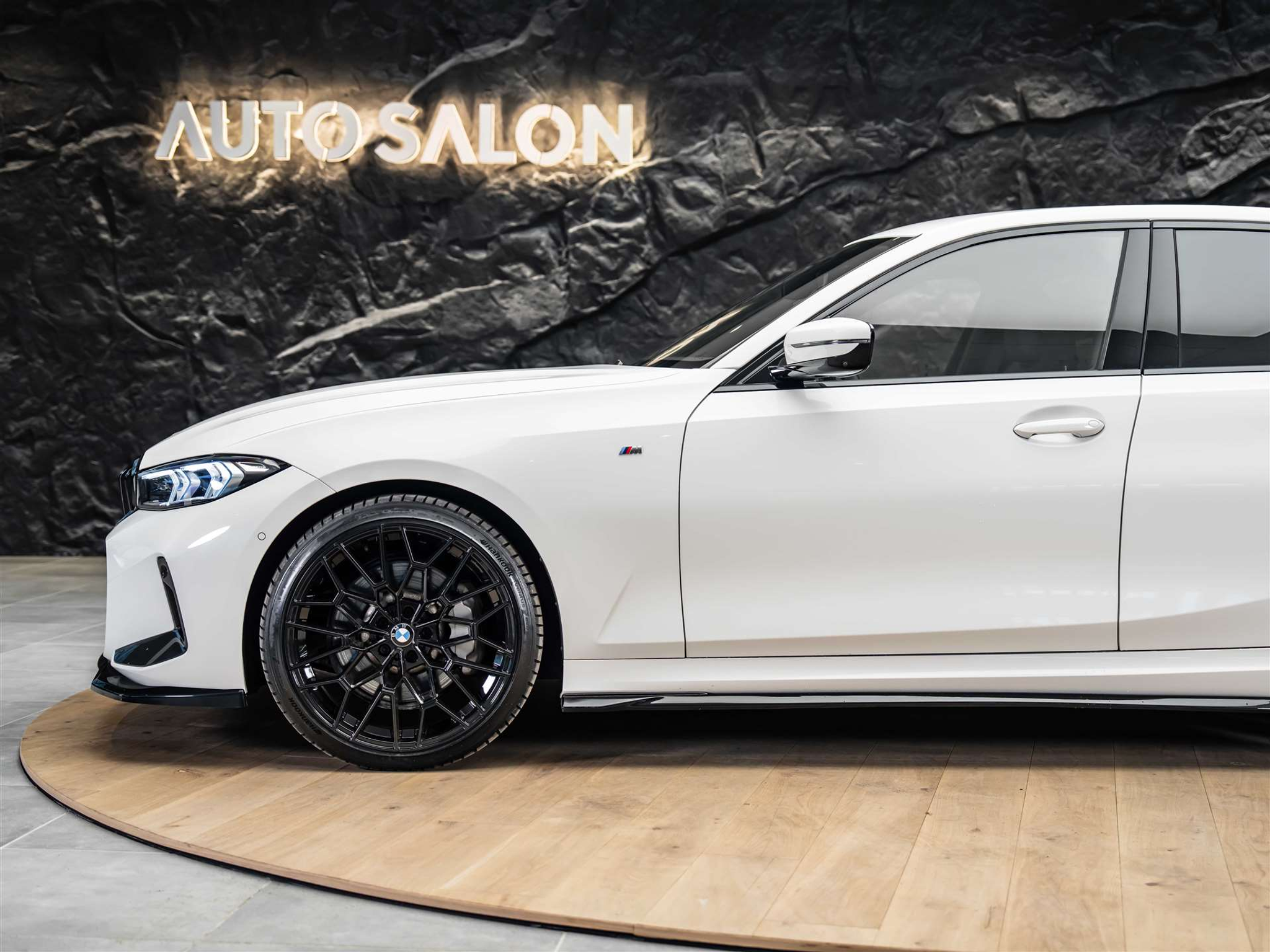 listing desktop thumbnail image 19