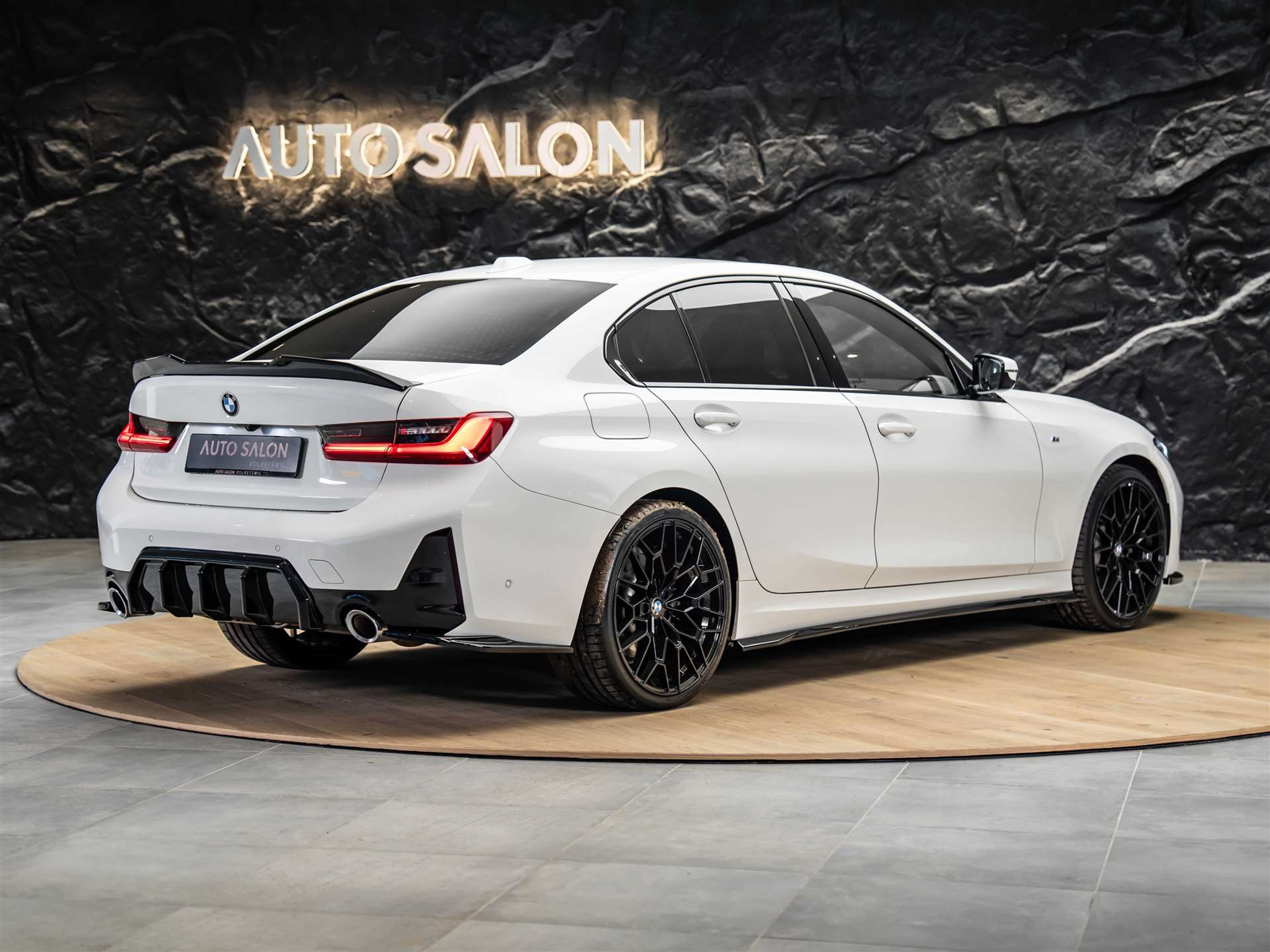 listing desktop thumbnail image 4