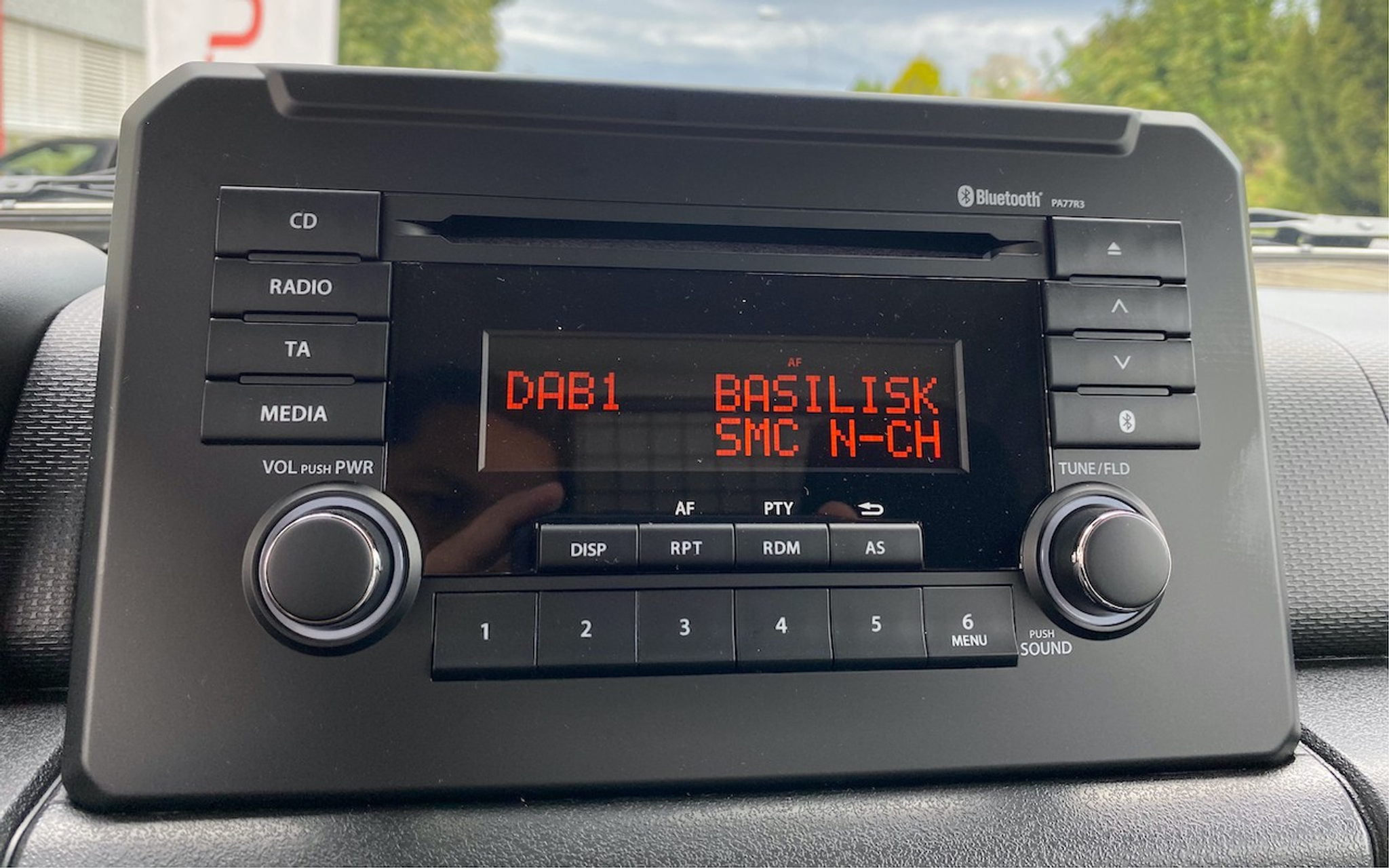 listing desktop thumbnail image 25