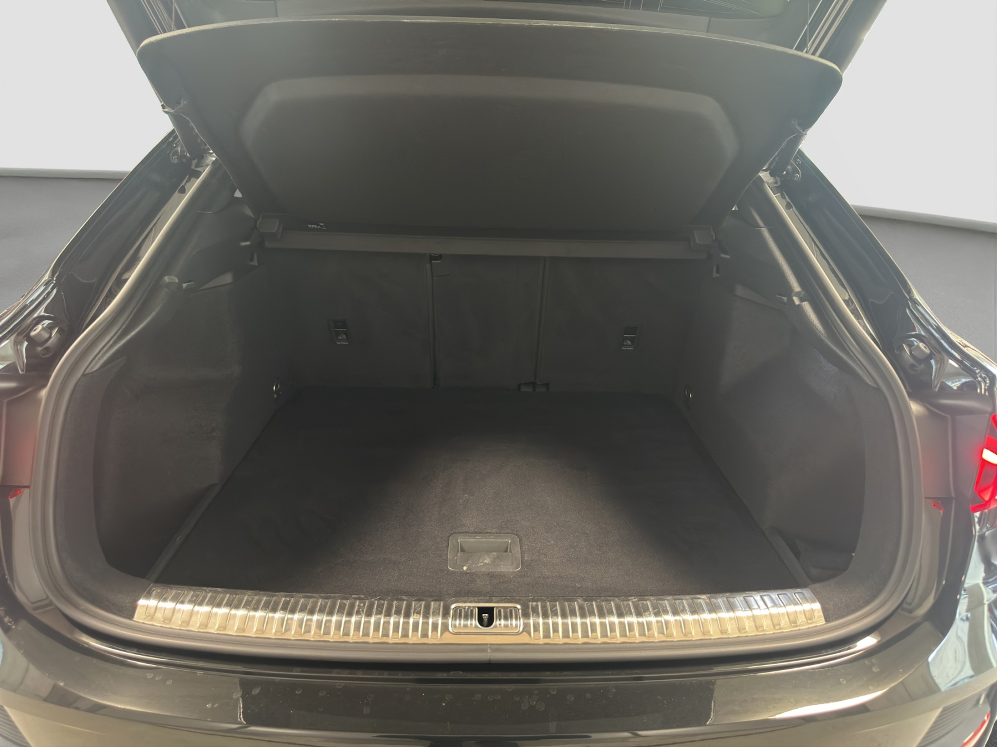 listing desktop thumbnail image 9