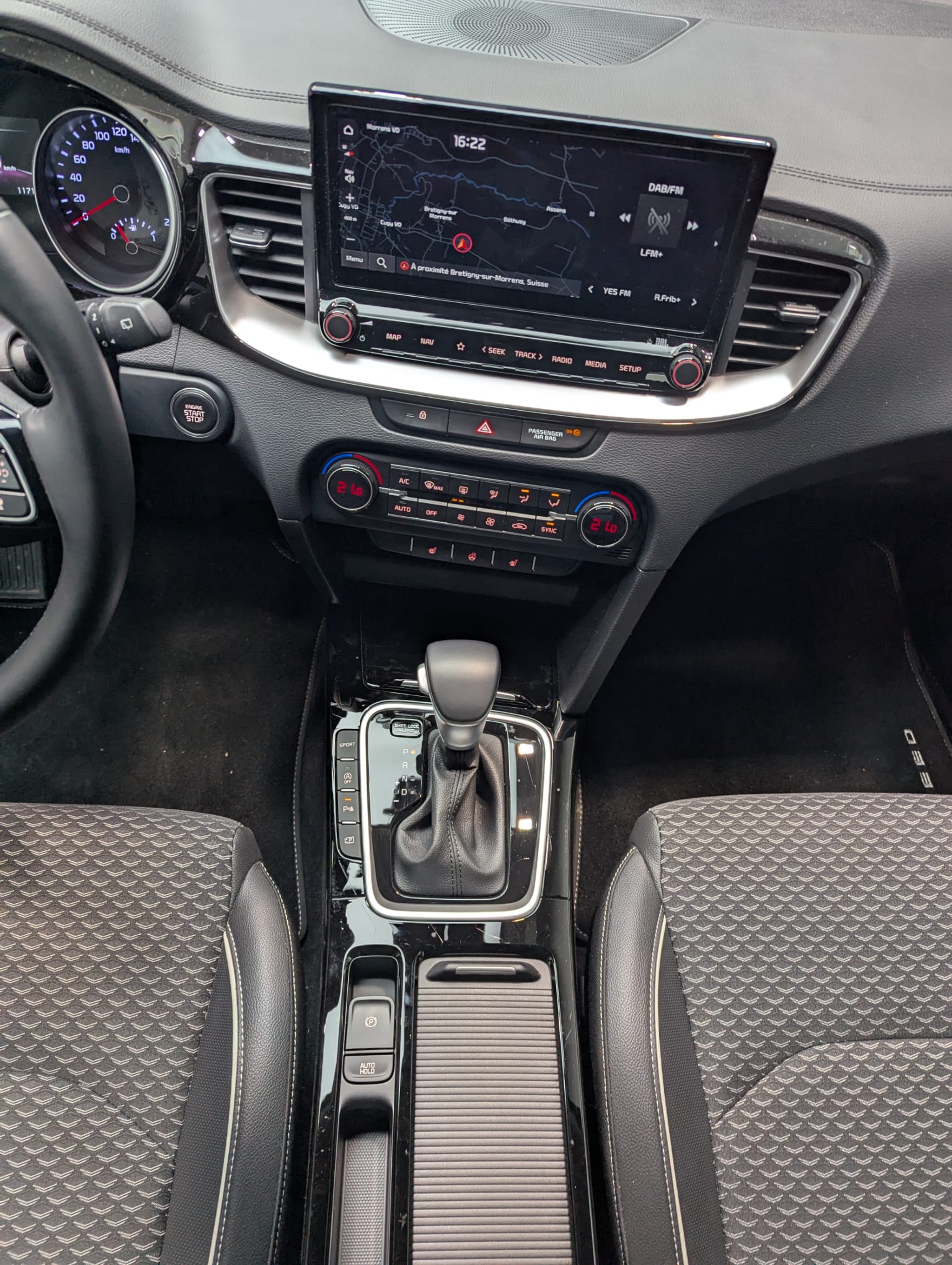 listing desktop thumbnail image 17