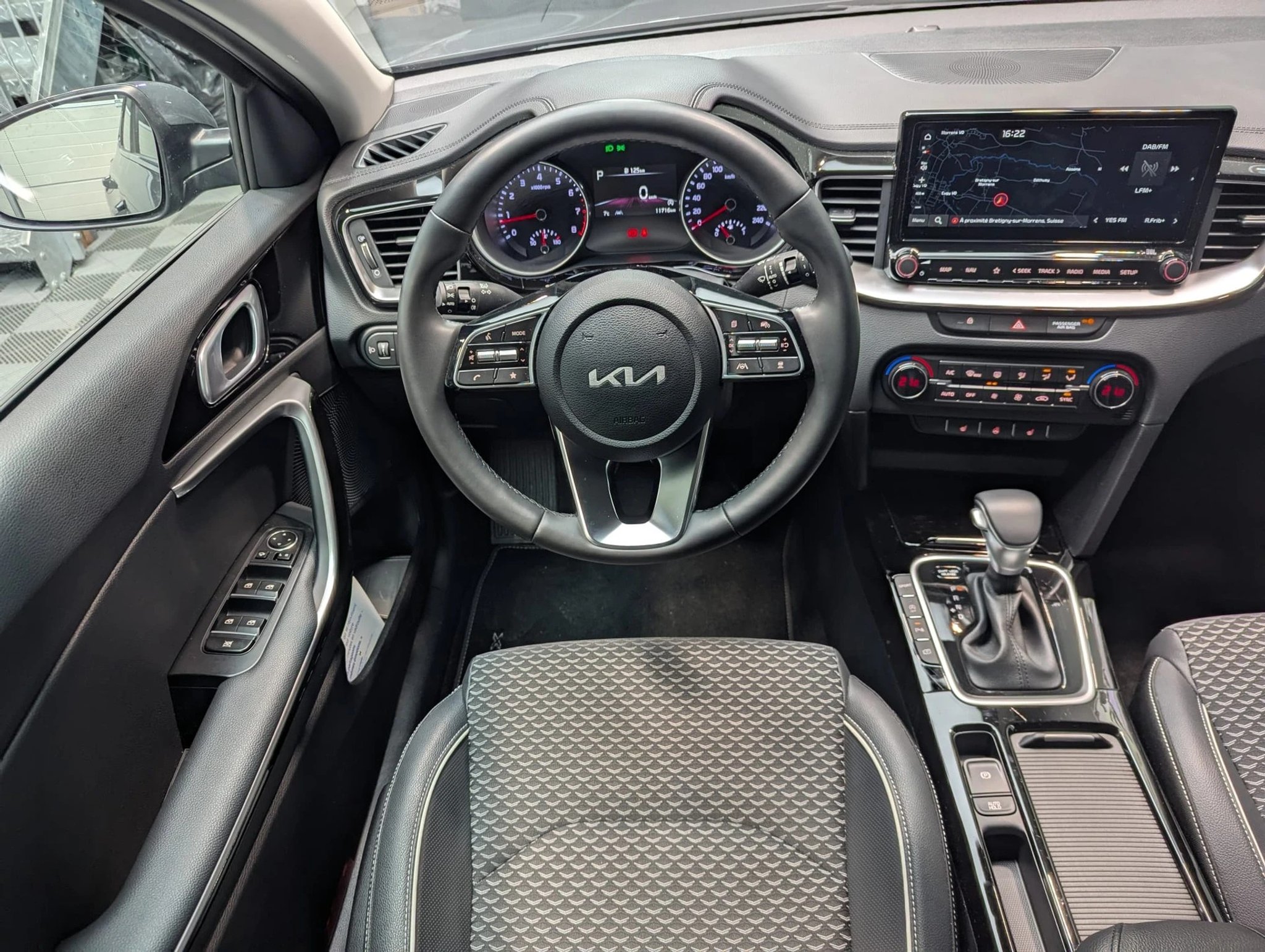 listing desktop thumbnail image 13