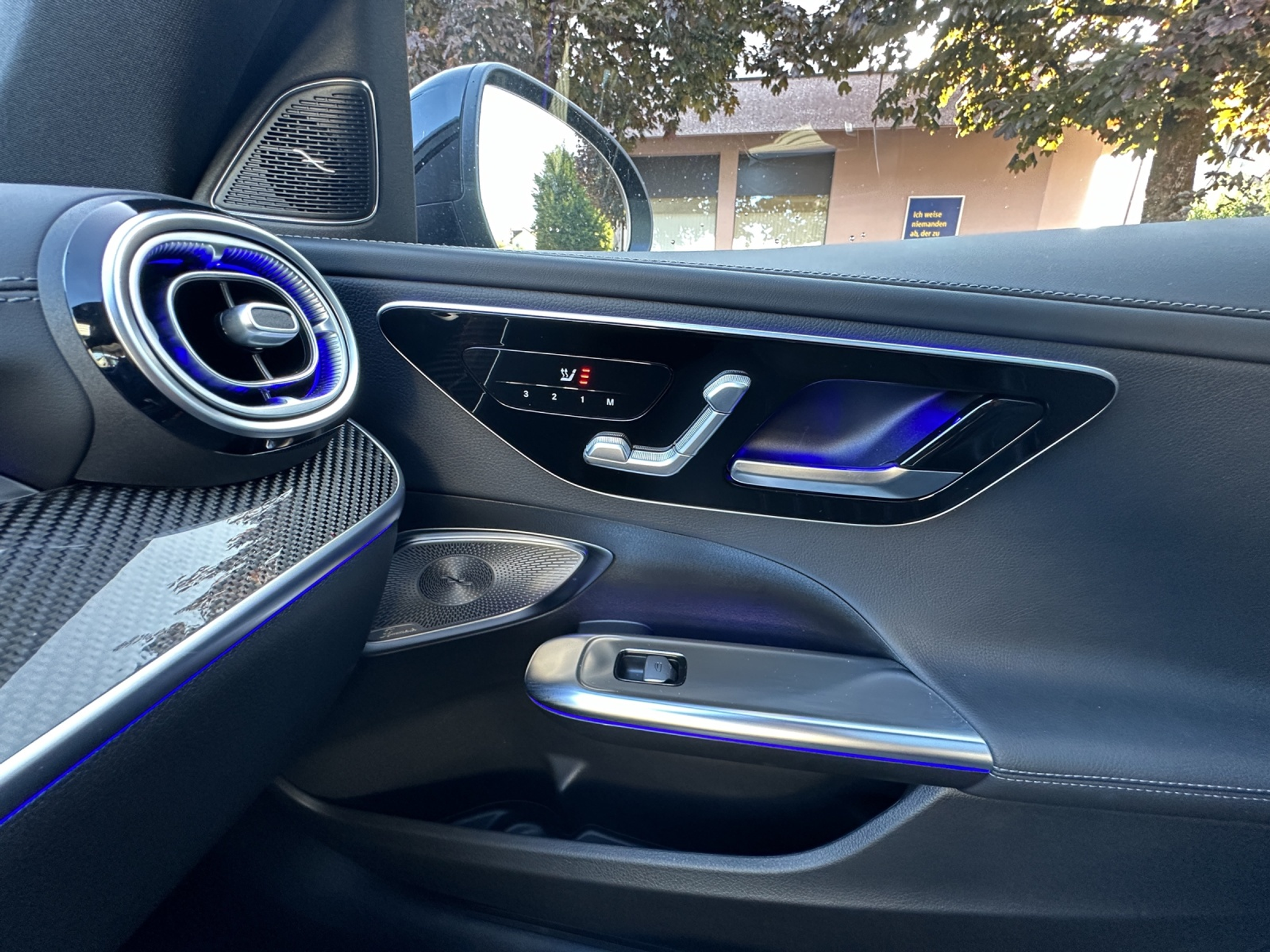 listing desktop thumbnail image 14