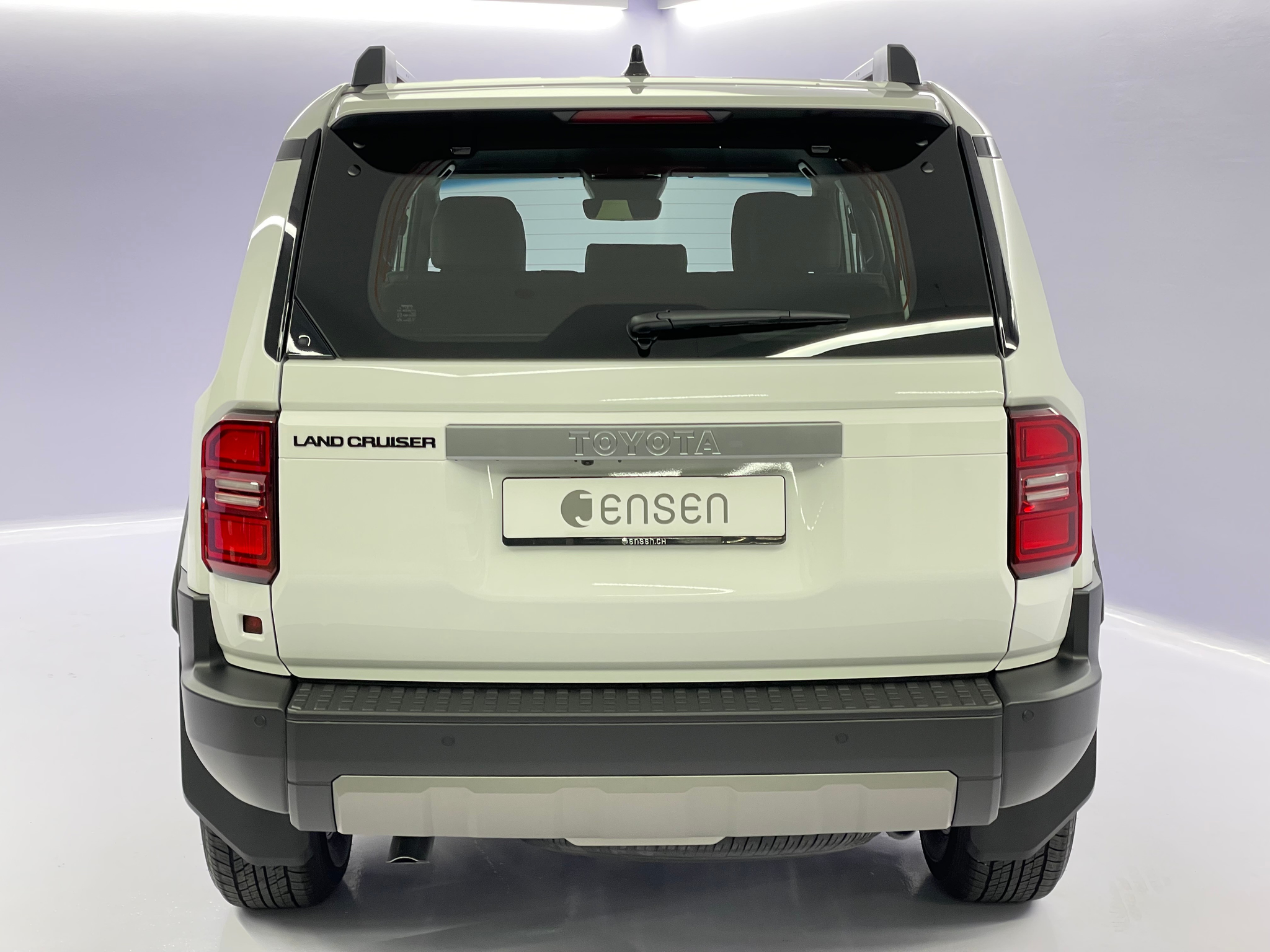 listing desktop thumbnail image 3