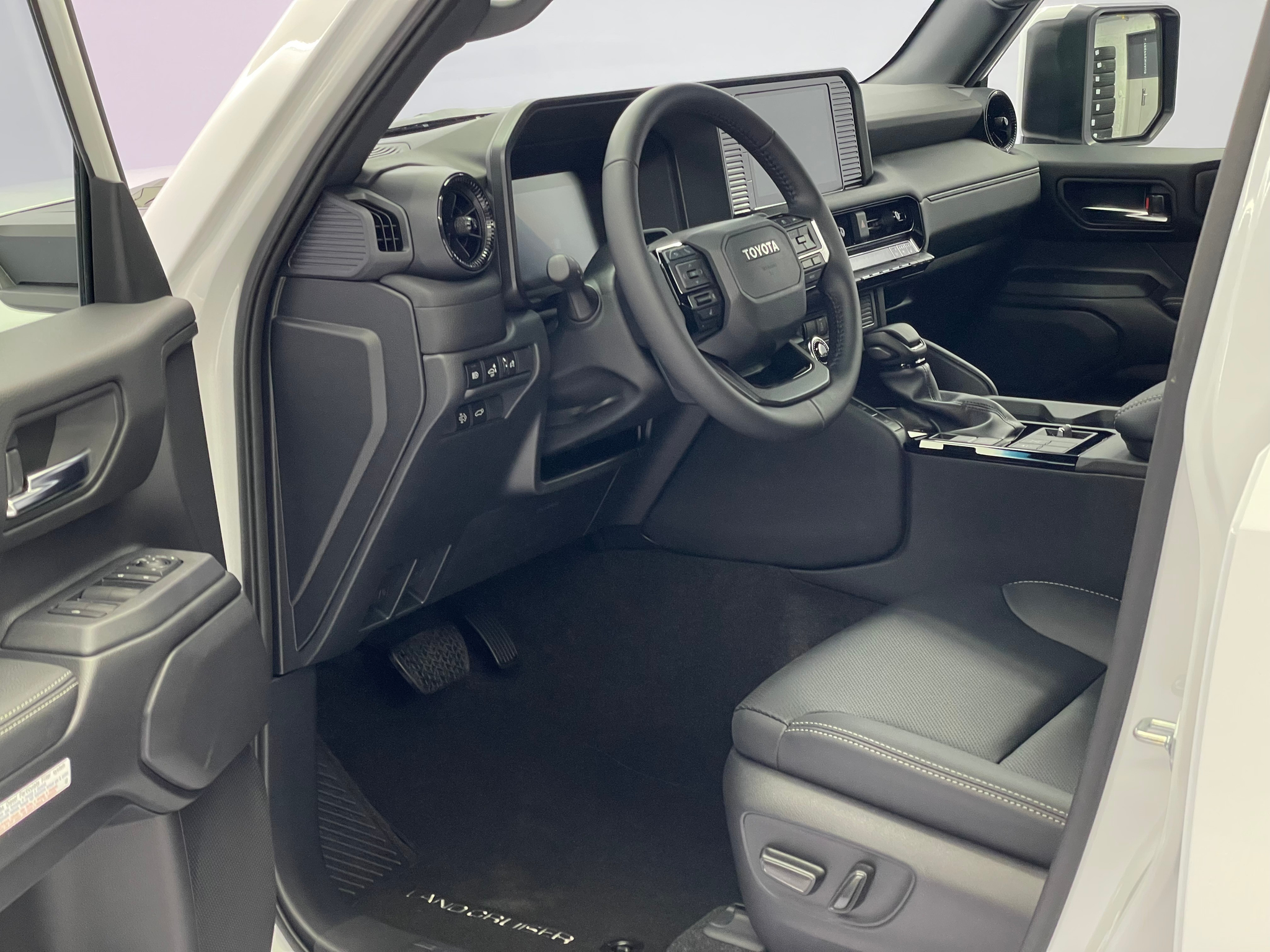 listing desktop thumbnail image 6