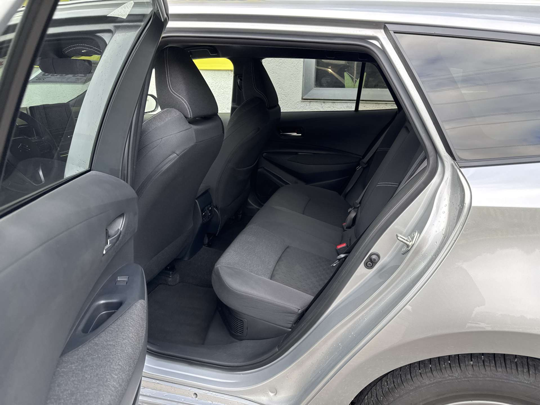 listing desktop thumbnail image 7