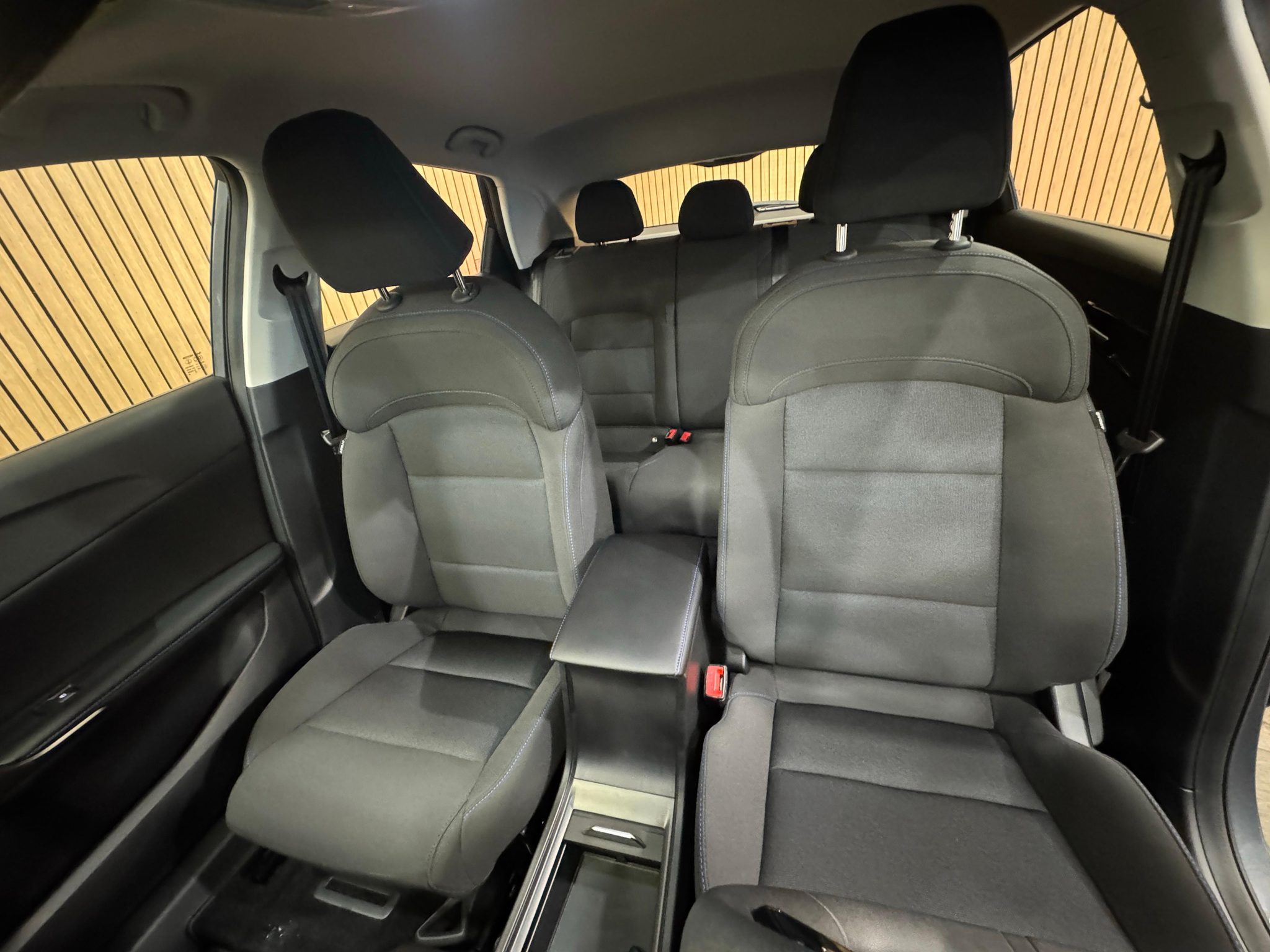 listing desktop thumbnail image 18