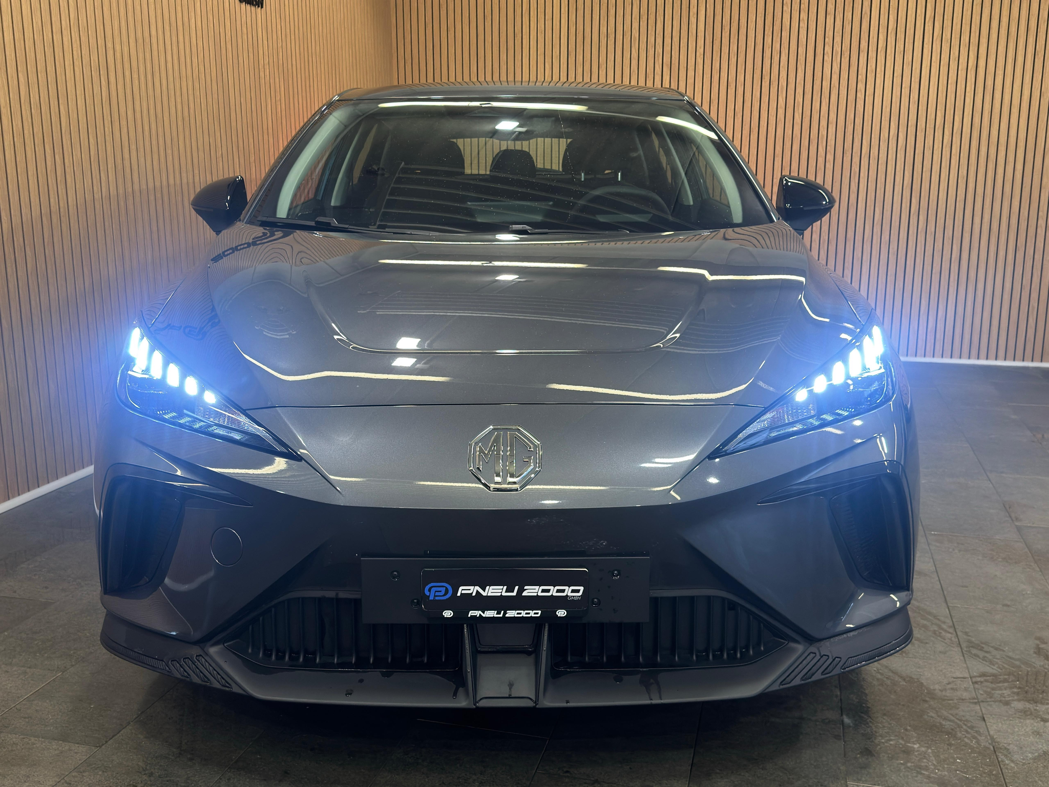 listing desktop thumbnail image 3