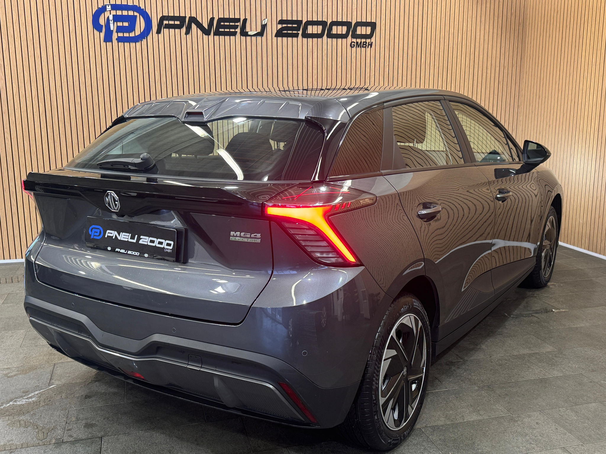 listing desktop thumbnail image 1