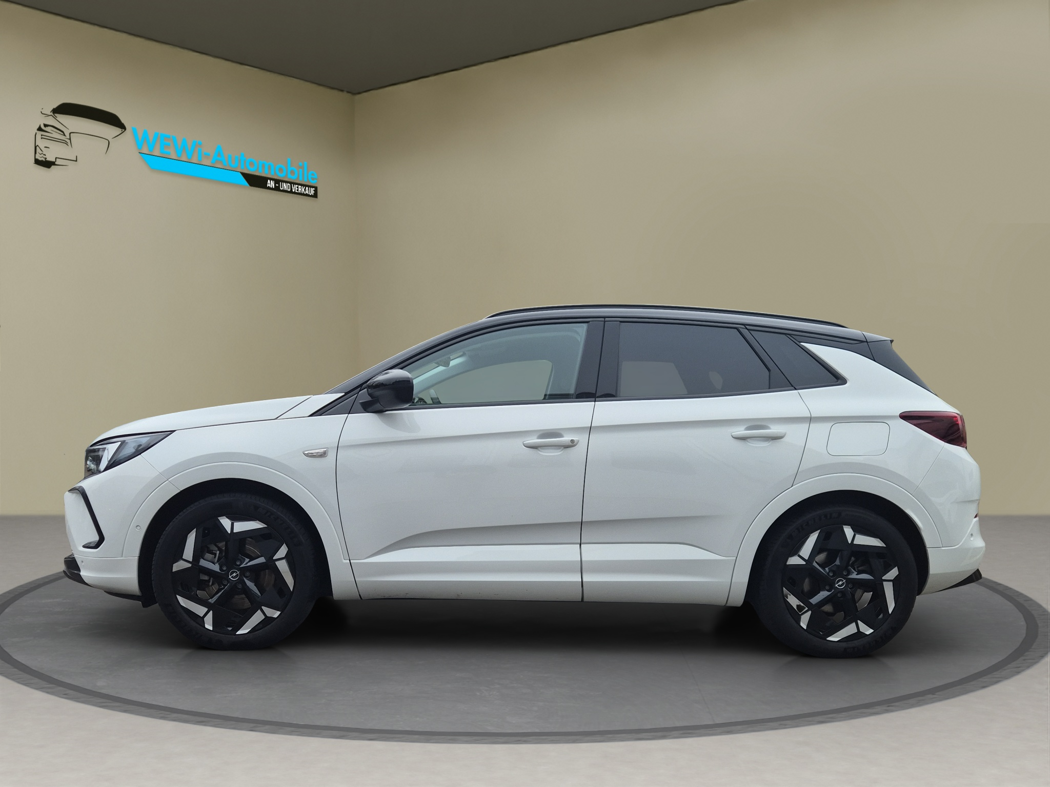 listing desktop thumbnail image 1