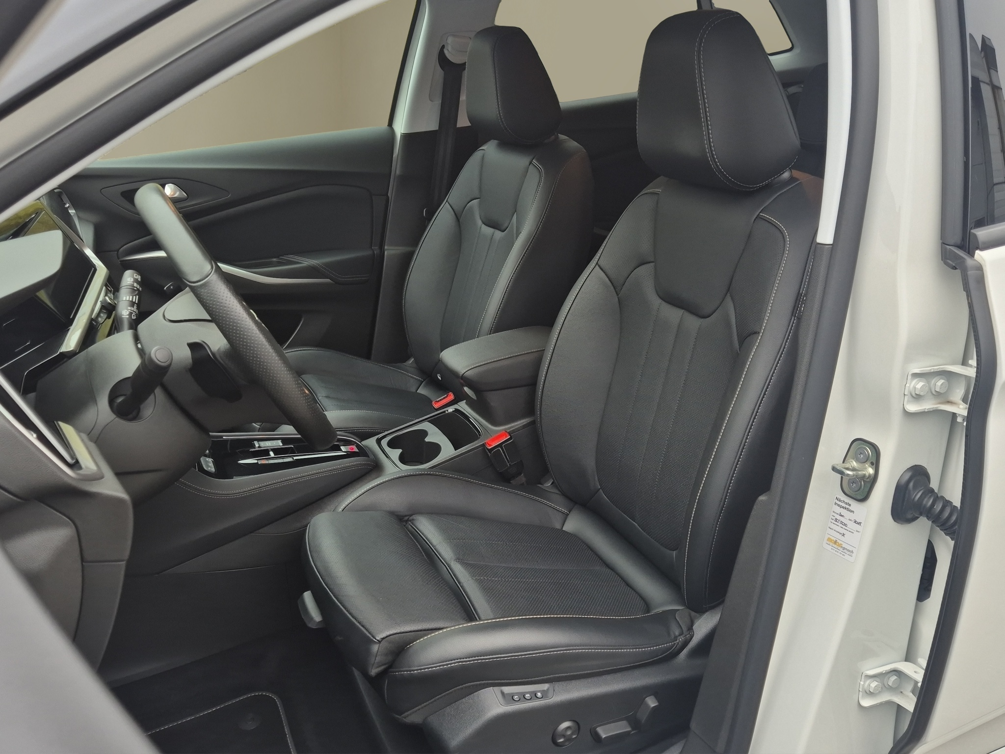 listing desktop thumbnail image 8