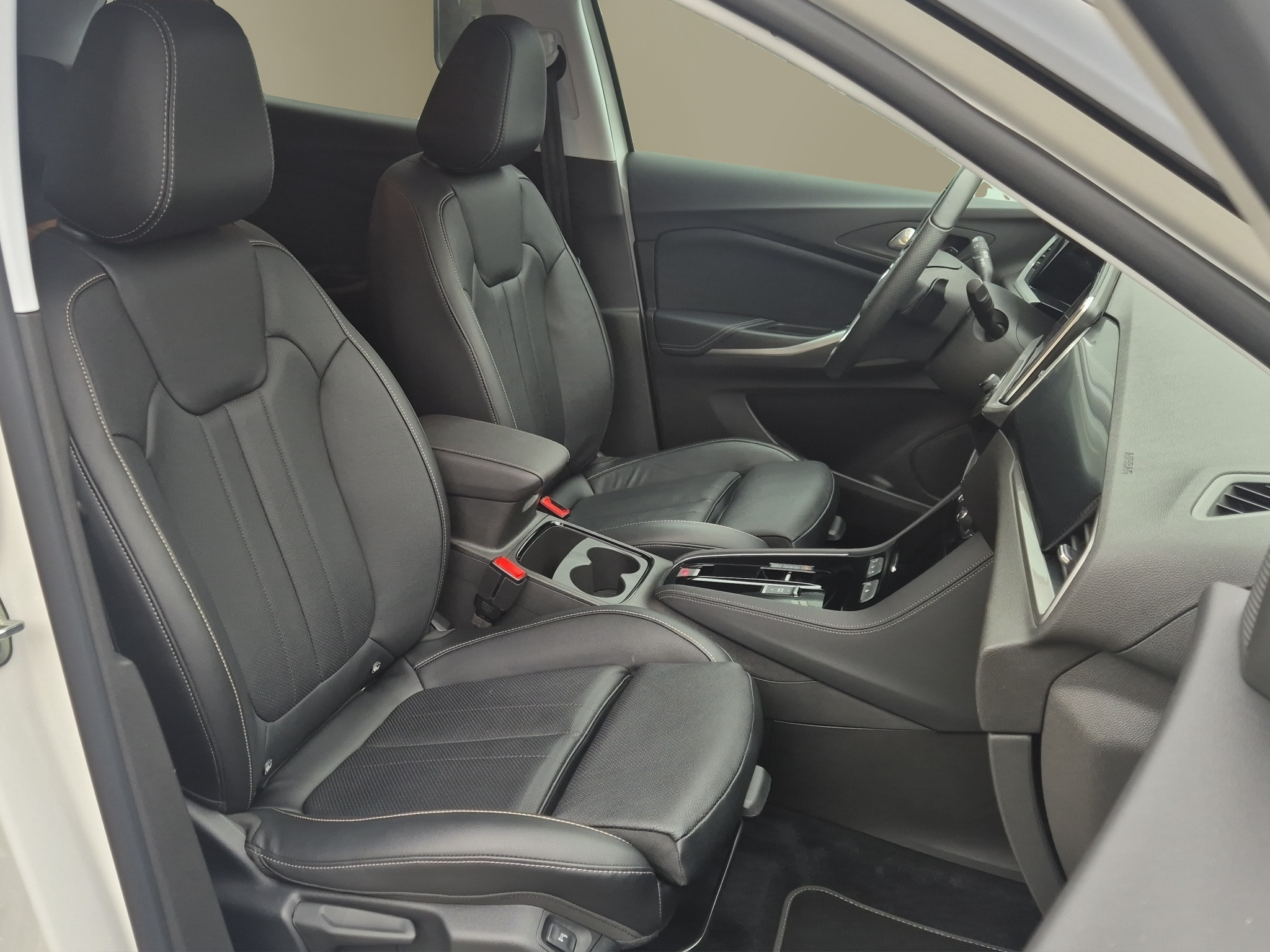 listing desktop thumbnail image 15