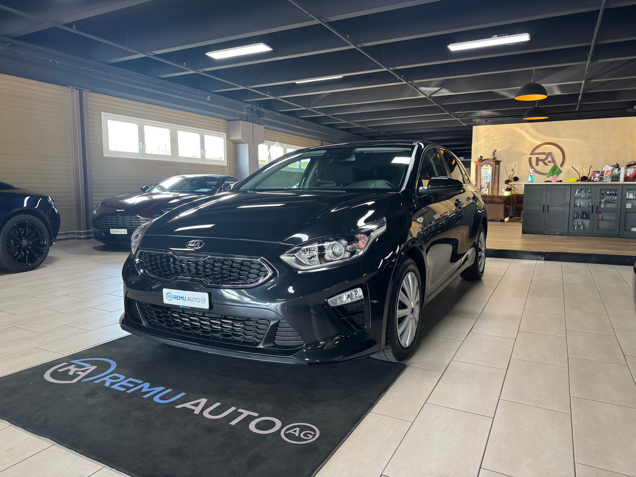 listing desktop thumbnail image 4