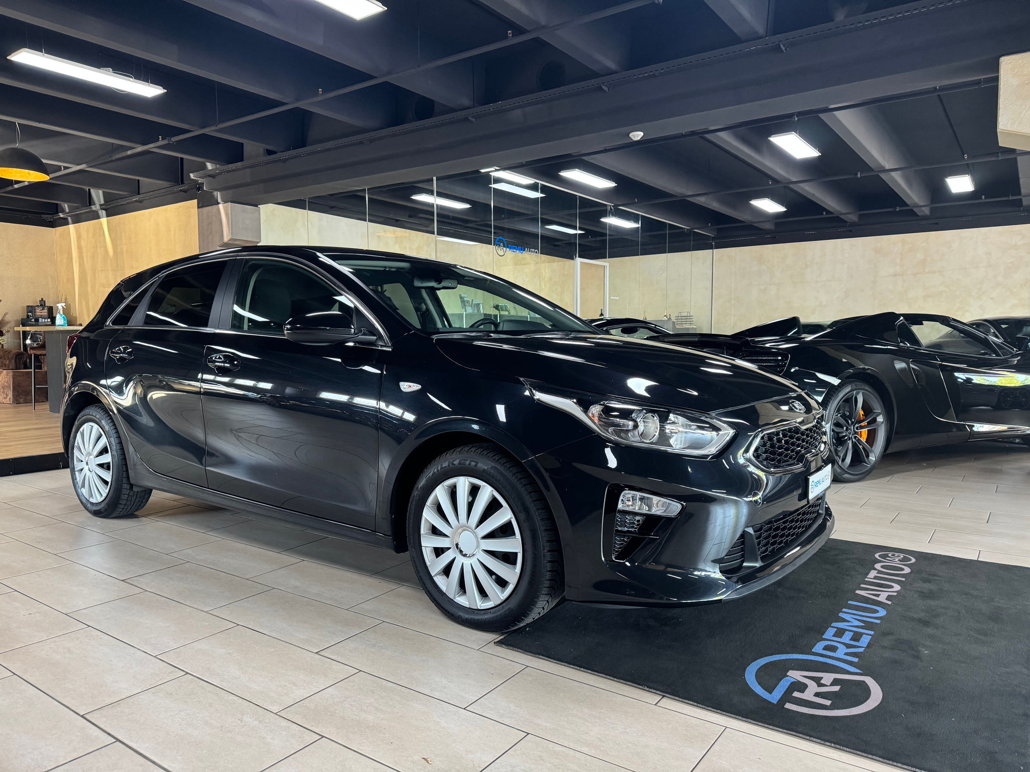 listing desktop thumbnail image 1