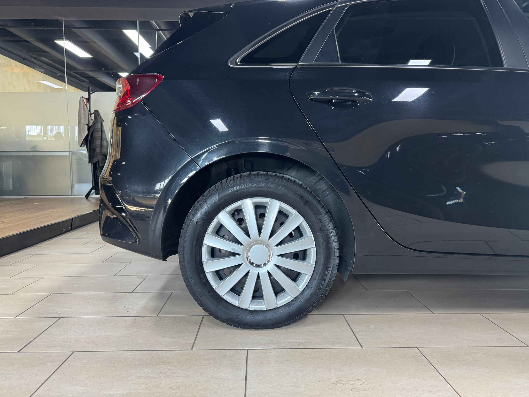 listing desktop thumbnail image 9