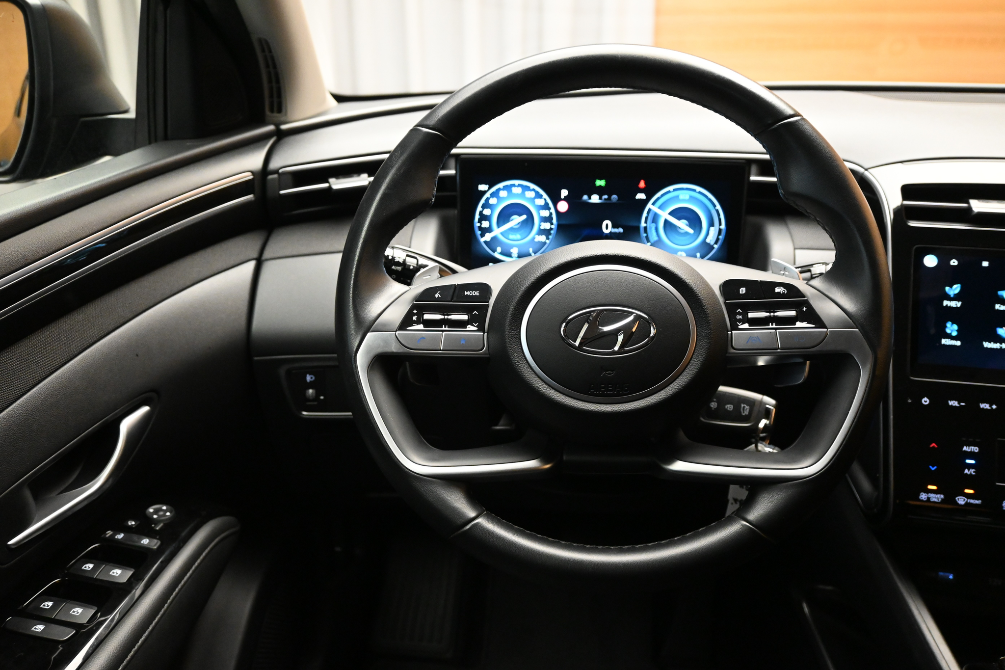 listing desktop thumbnail image 9