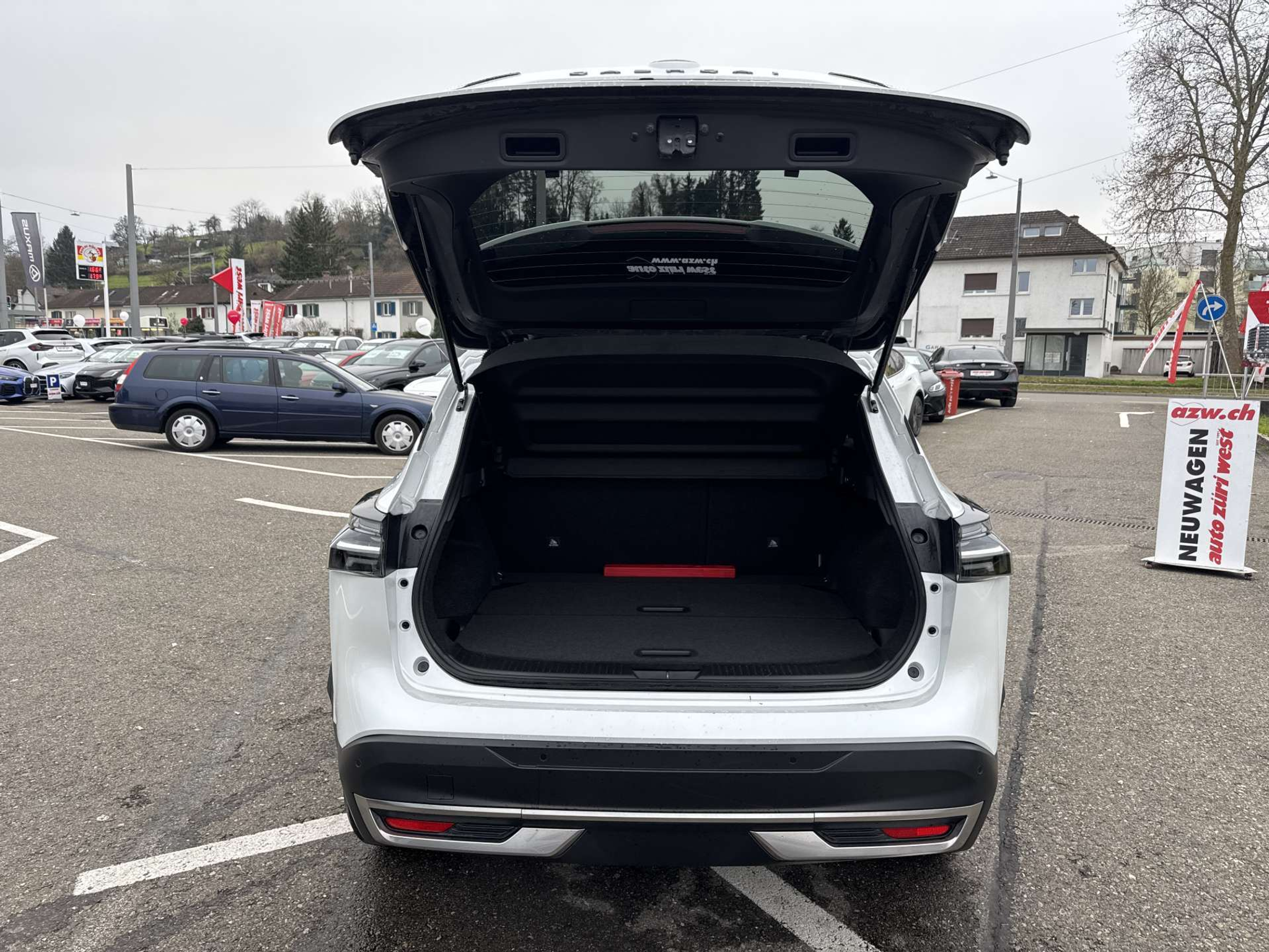 listing desktop thumbnail image 7