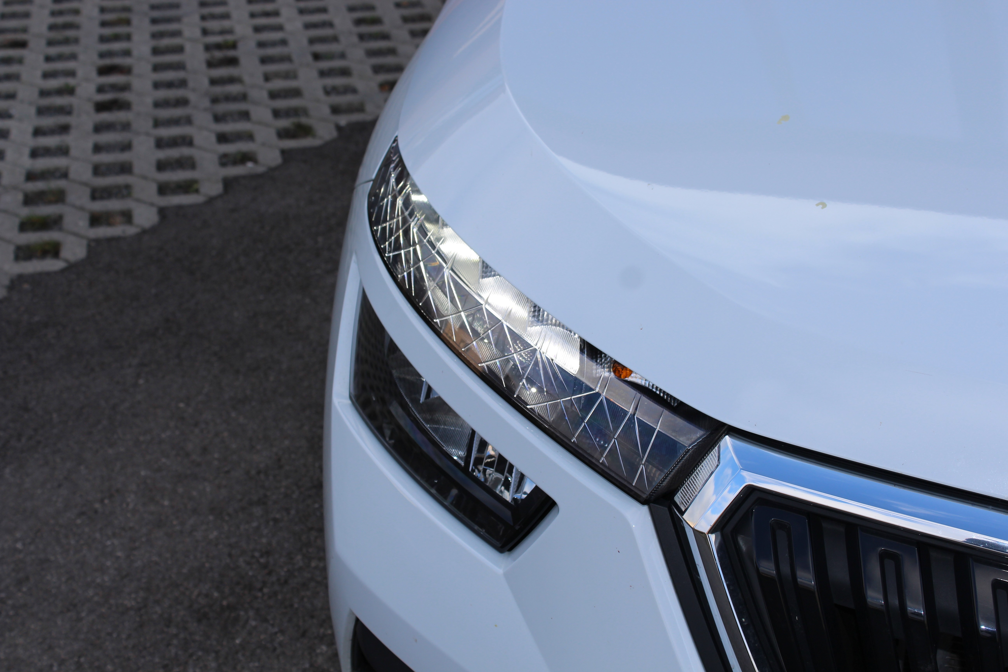 listing desktop thumbnail image 1