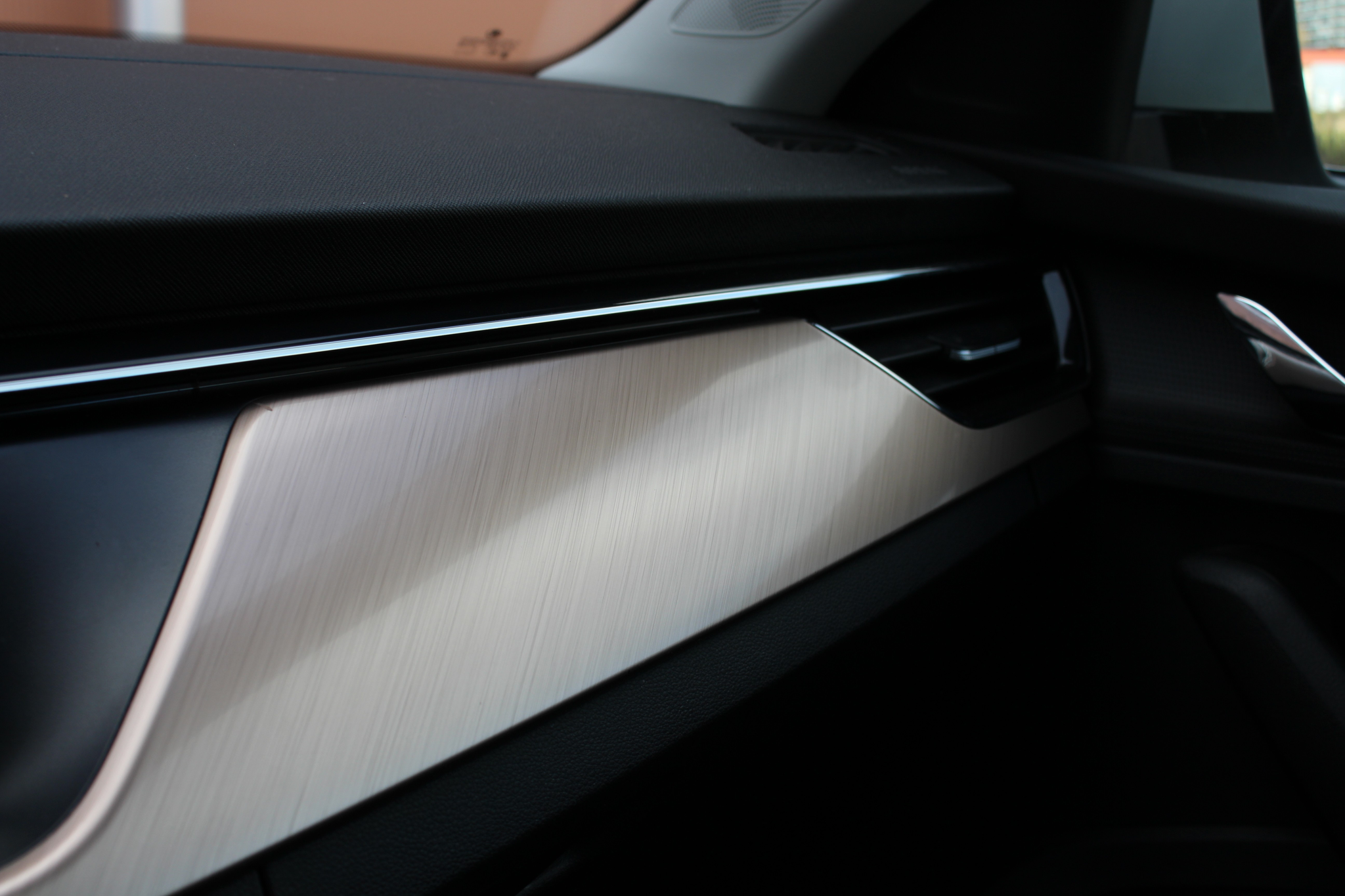 listing desktop thumbnail image 18