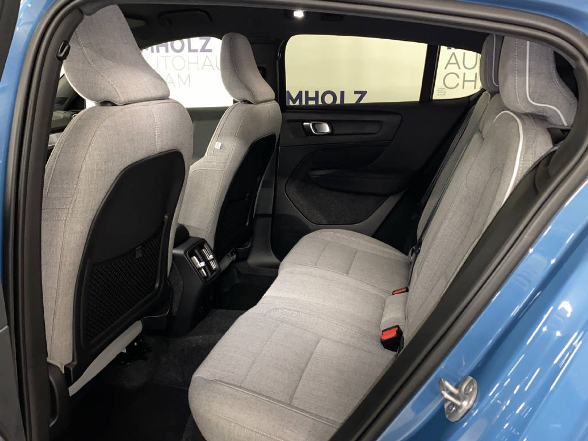 listing desktop thumbnail image 16