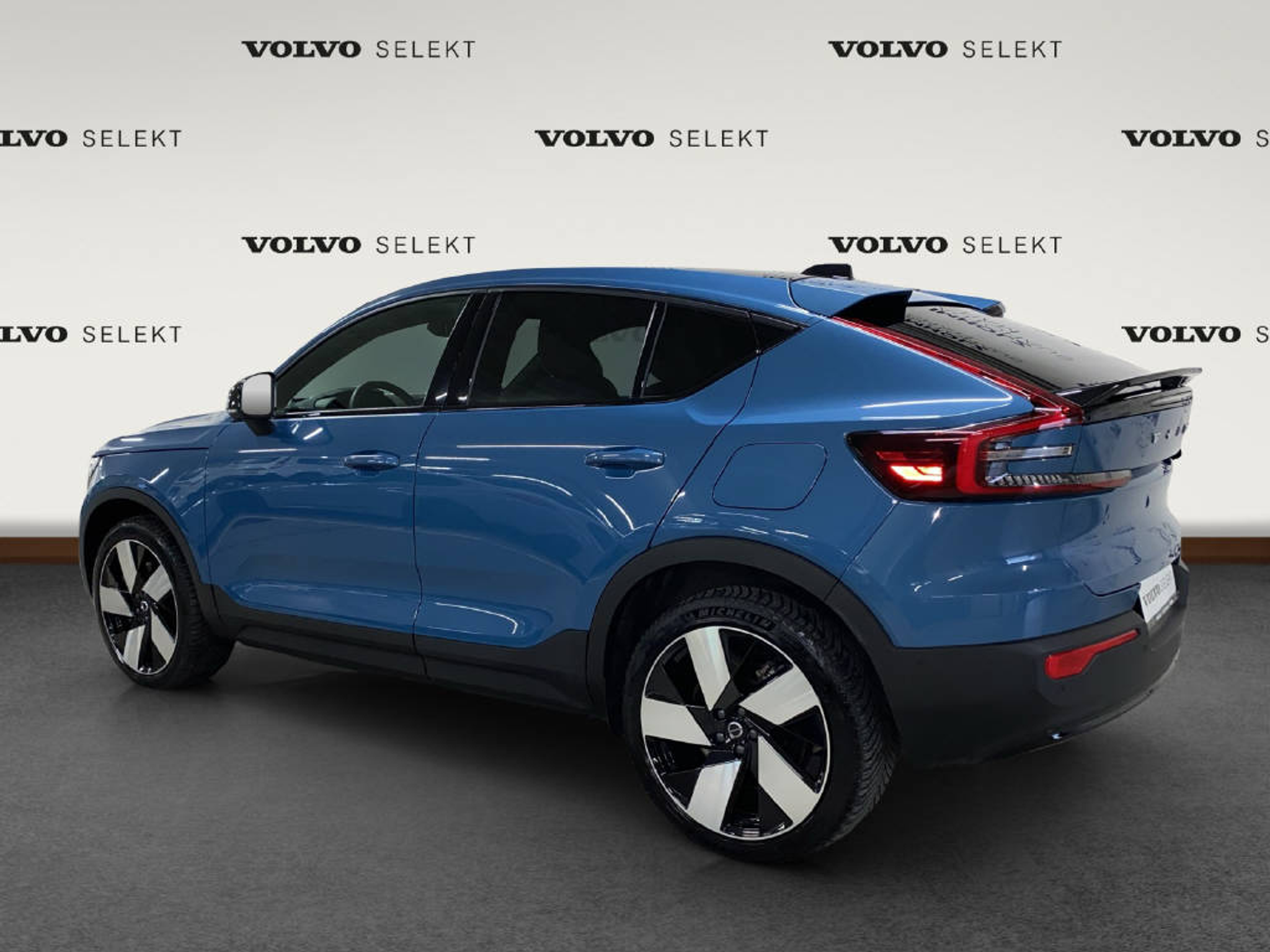 listing desktop thumbnail image 2