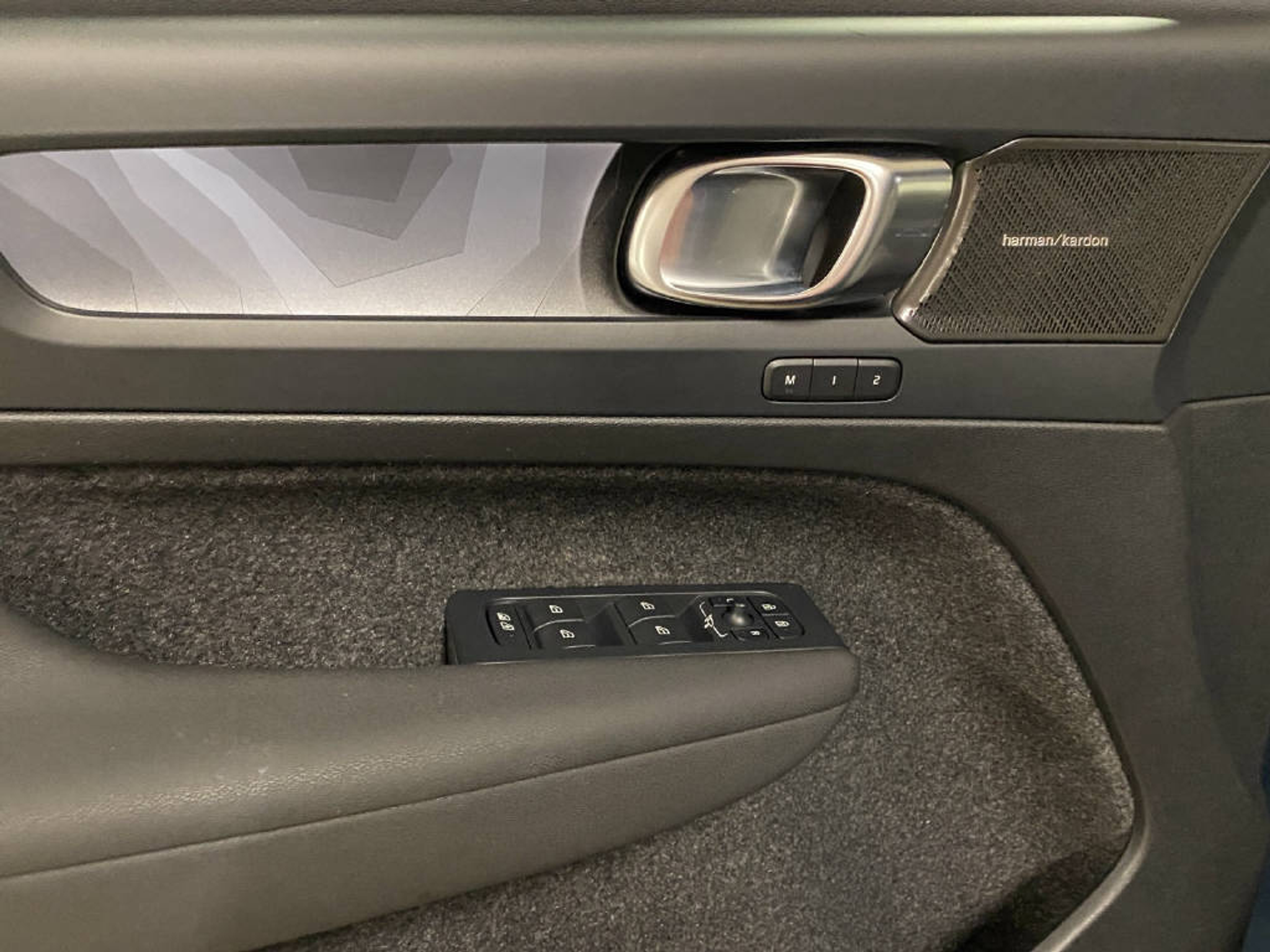 listing desktop thumbnail image 11