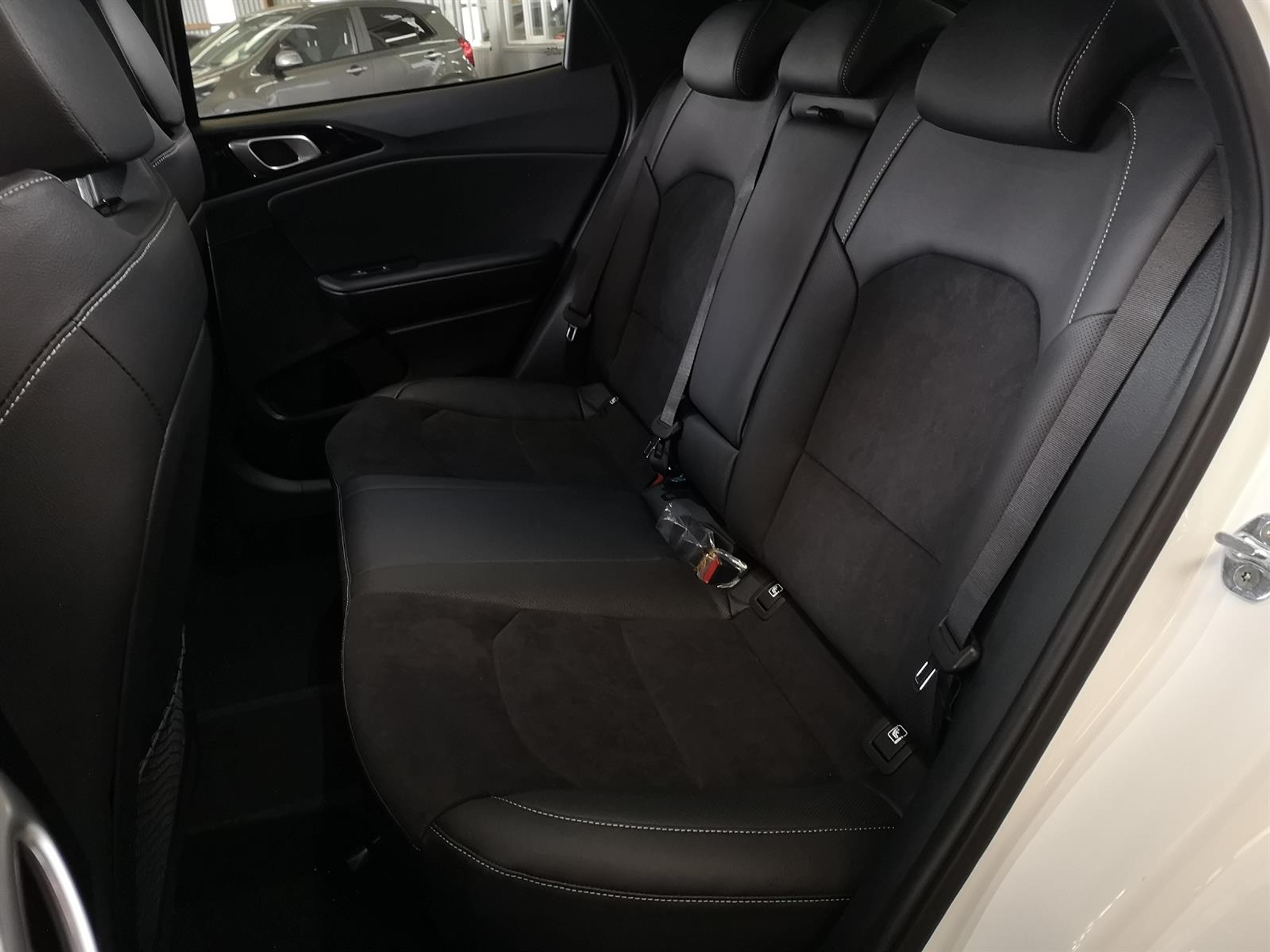 listing desktop thumbnail image 6