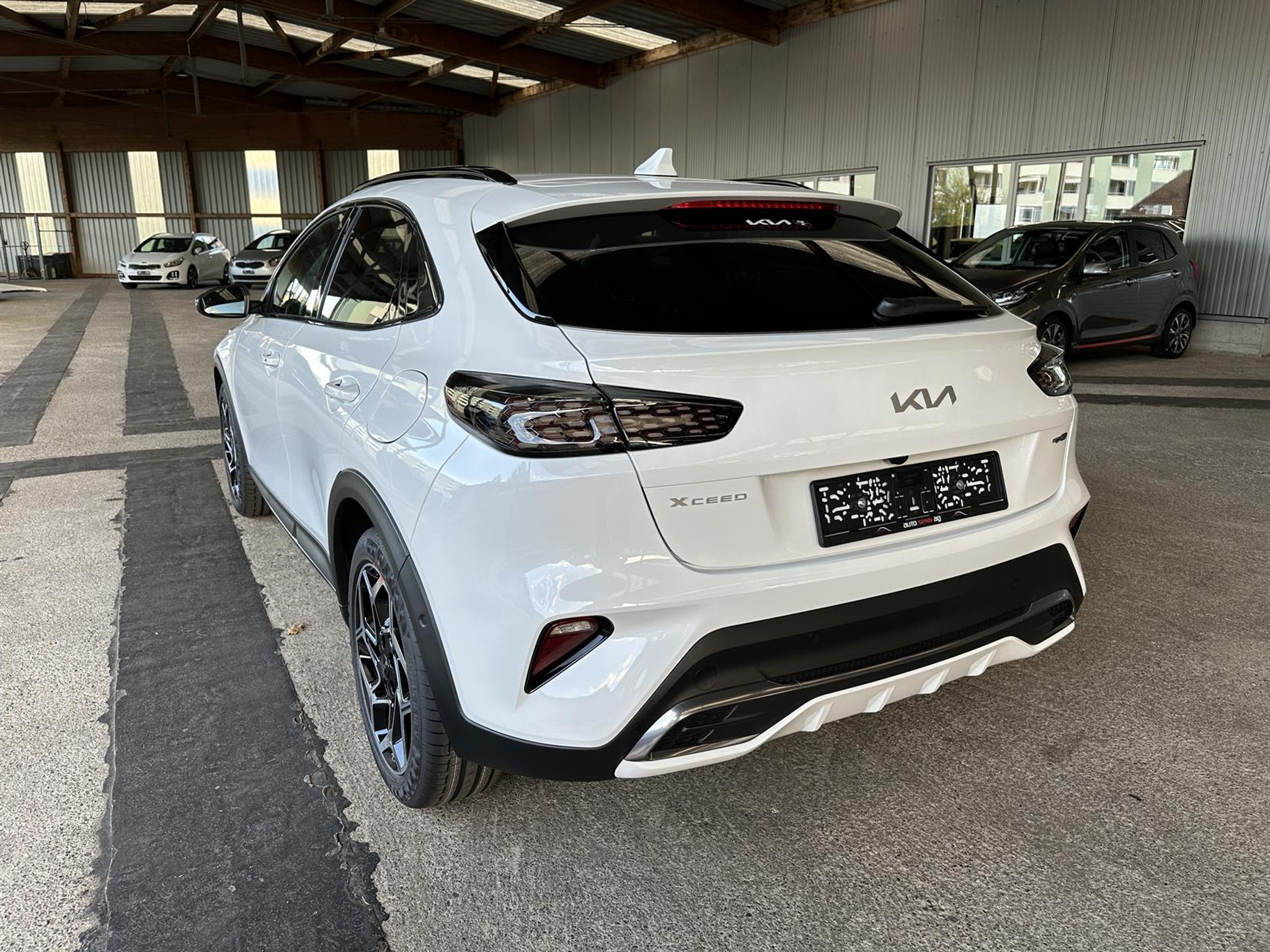 listing desktop thumbnail image 2