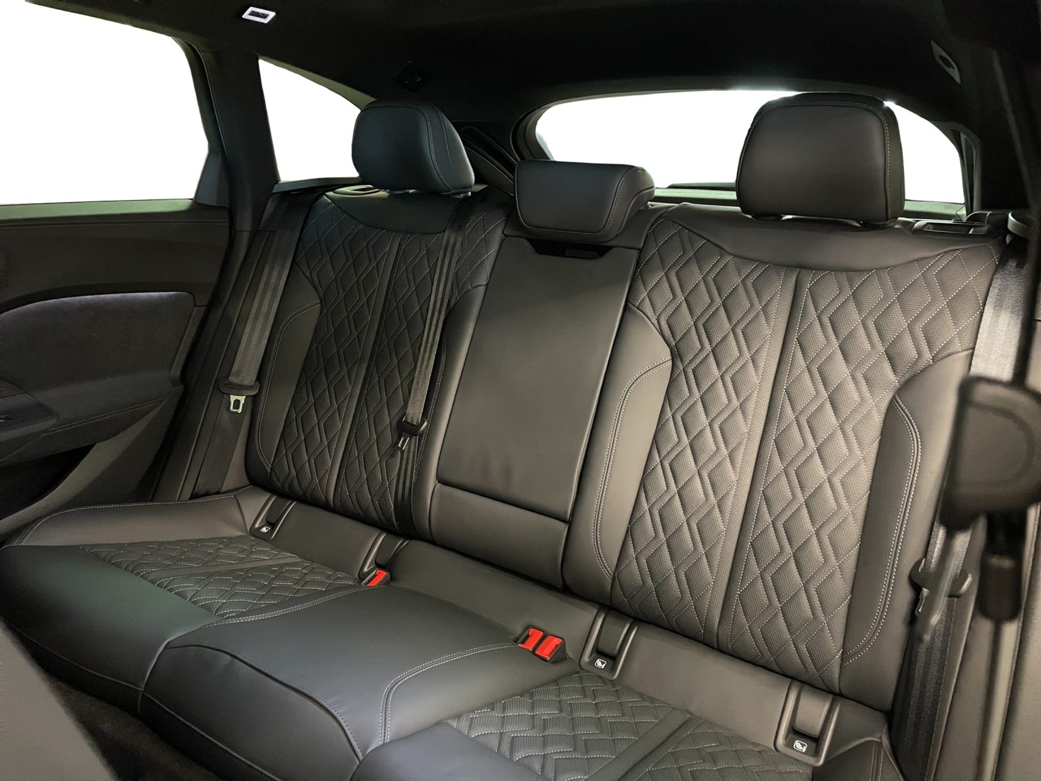 listing desktop thumbnail image 11