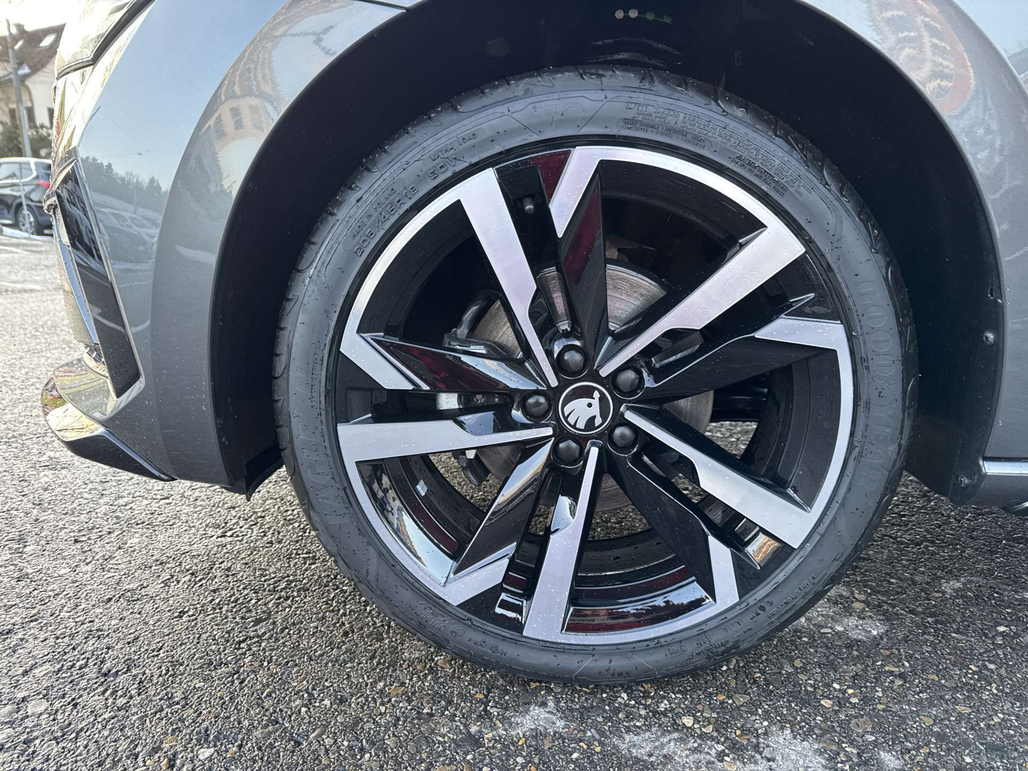 listing desktop thumbnail image 8