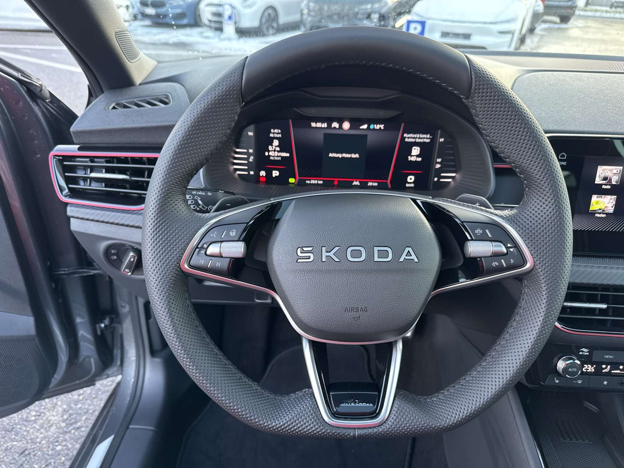 listing desktop thumbnail image 15