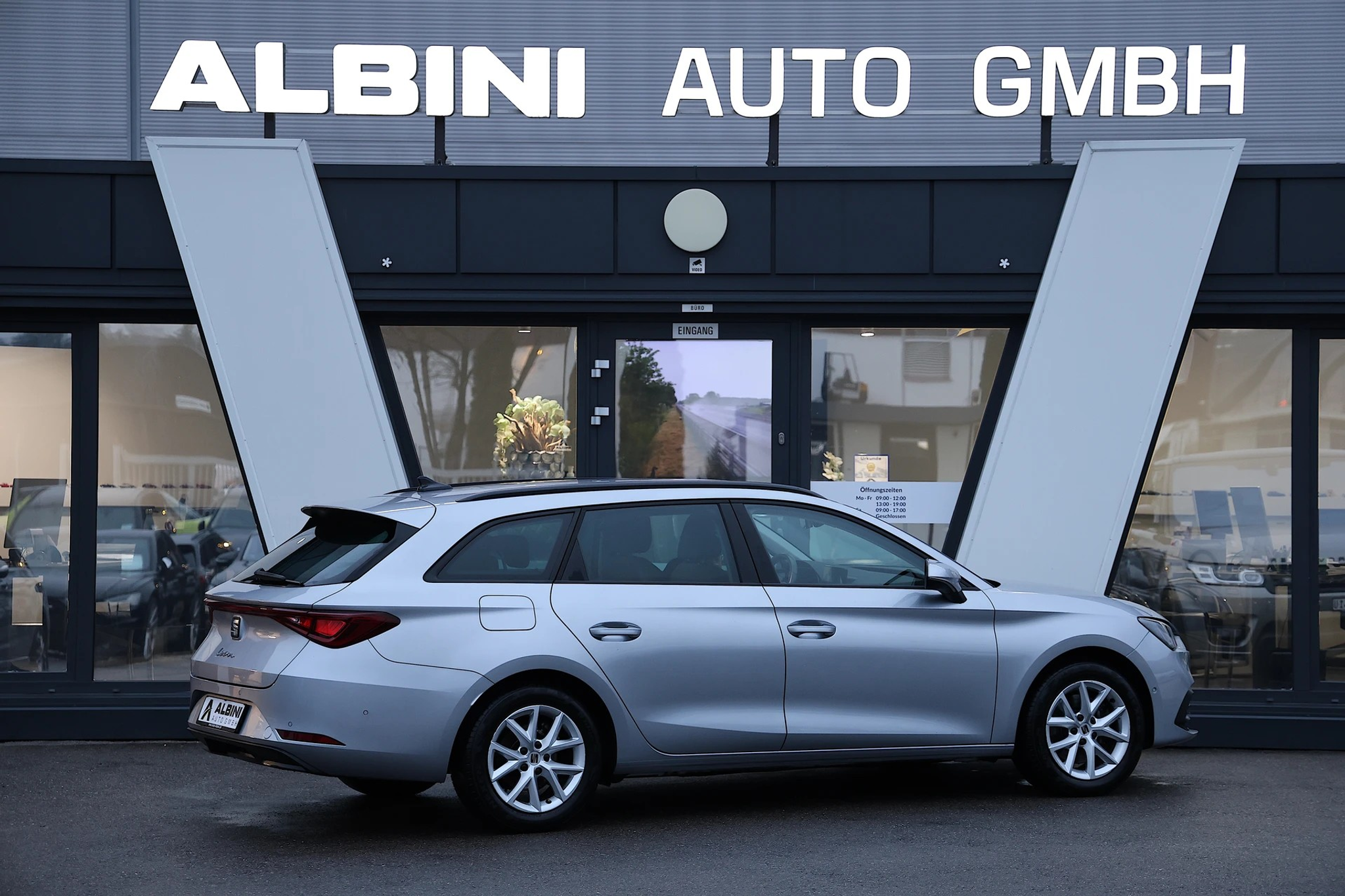 listing desktop thumbnail image 2