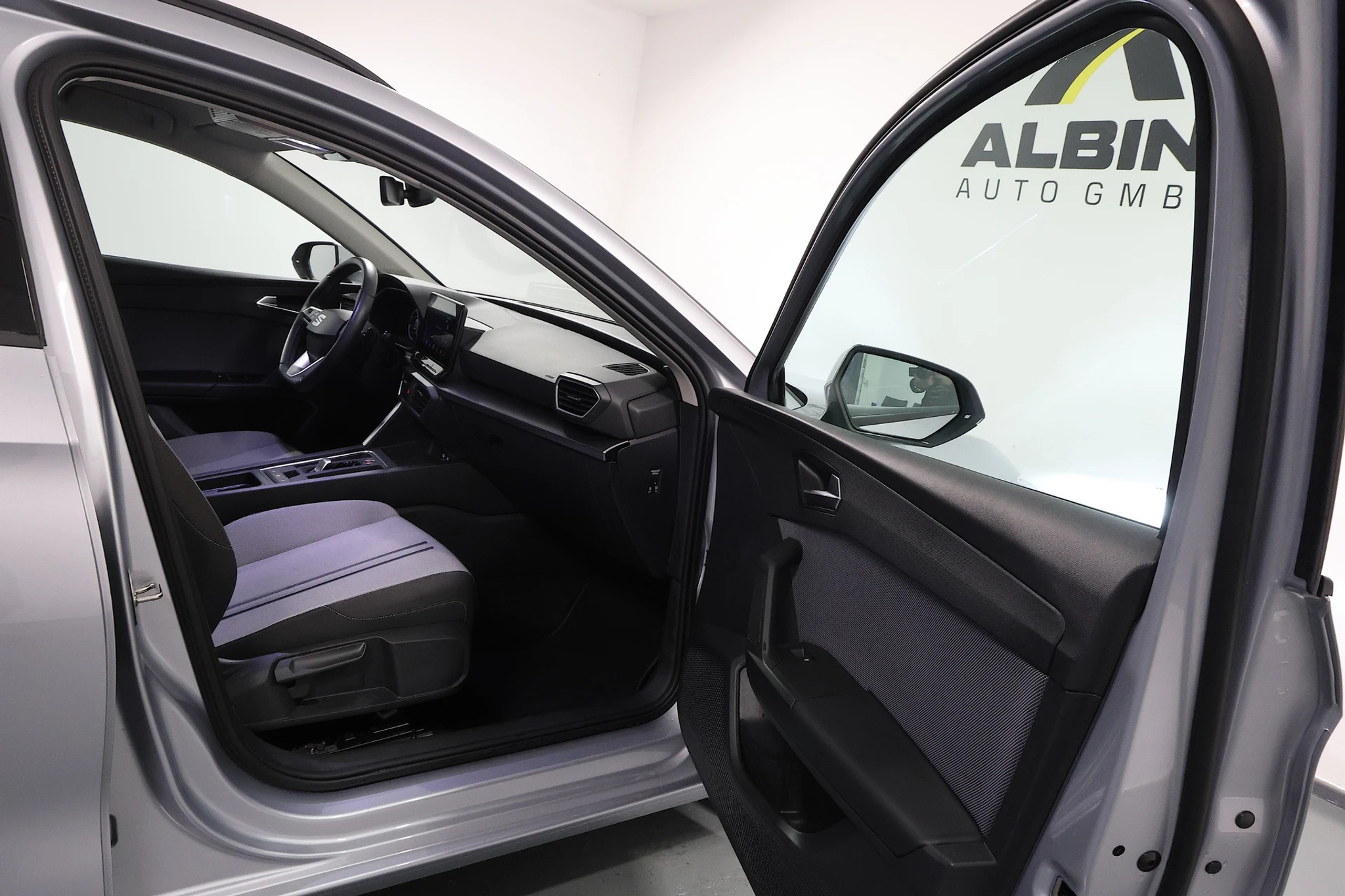 listing desktop thumbnail image 10