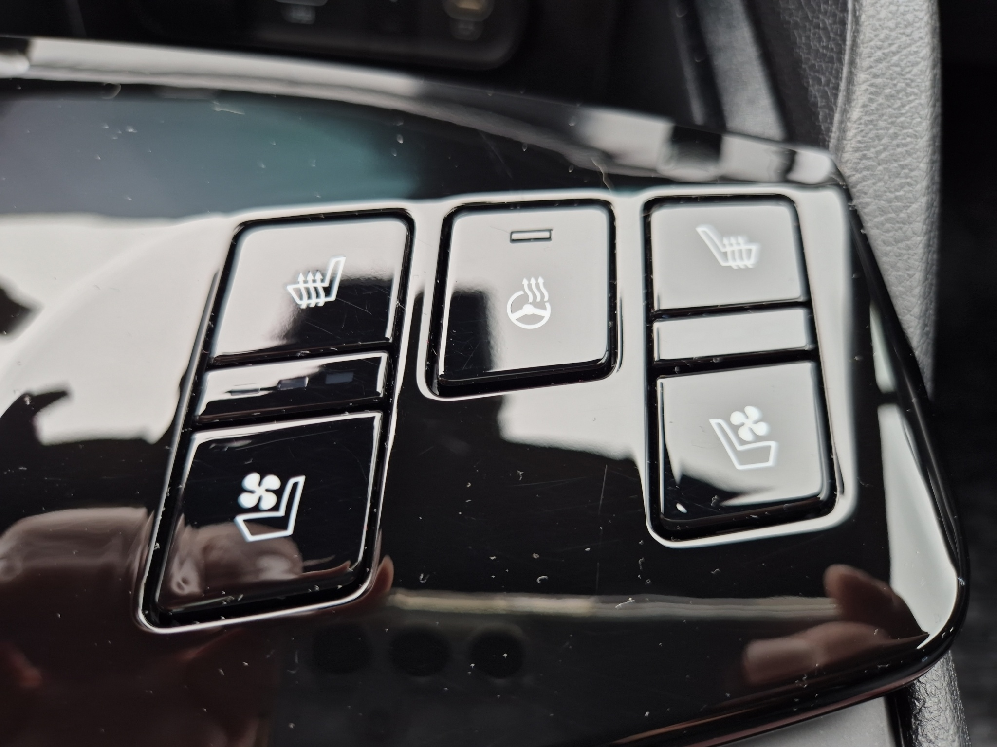 listing desktop thumbnail image 18