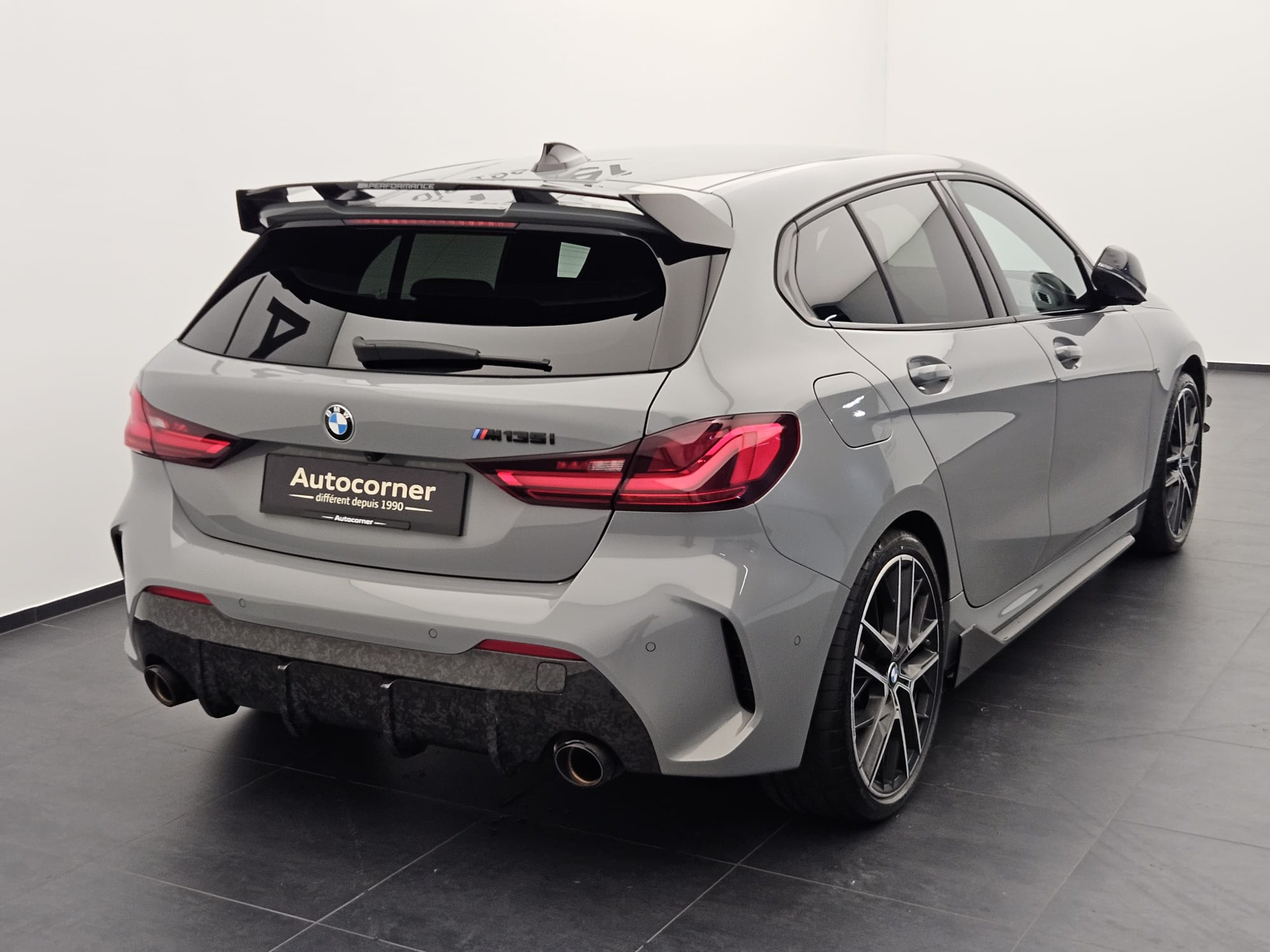 listing desktop thumbnail image 6