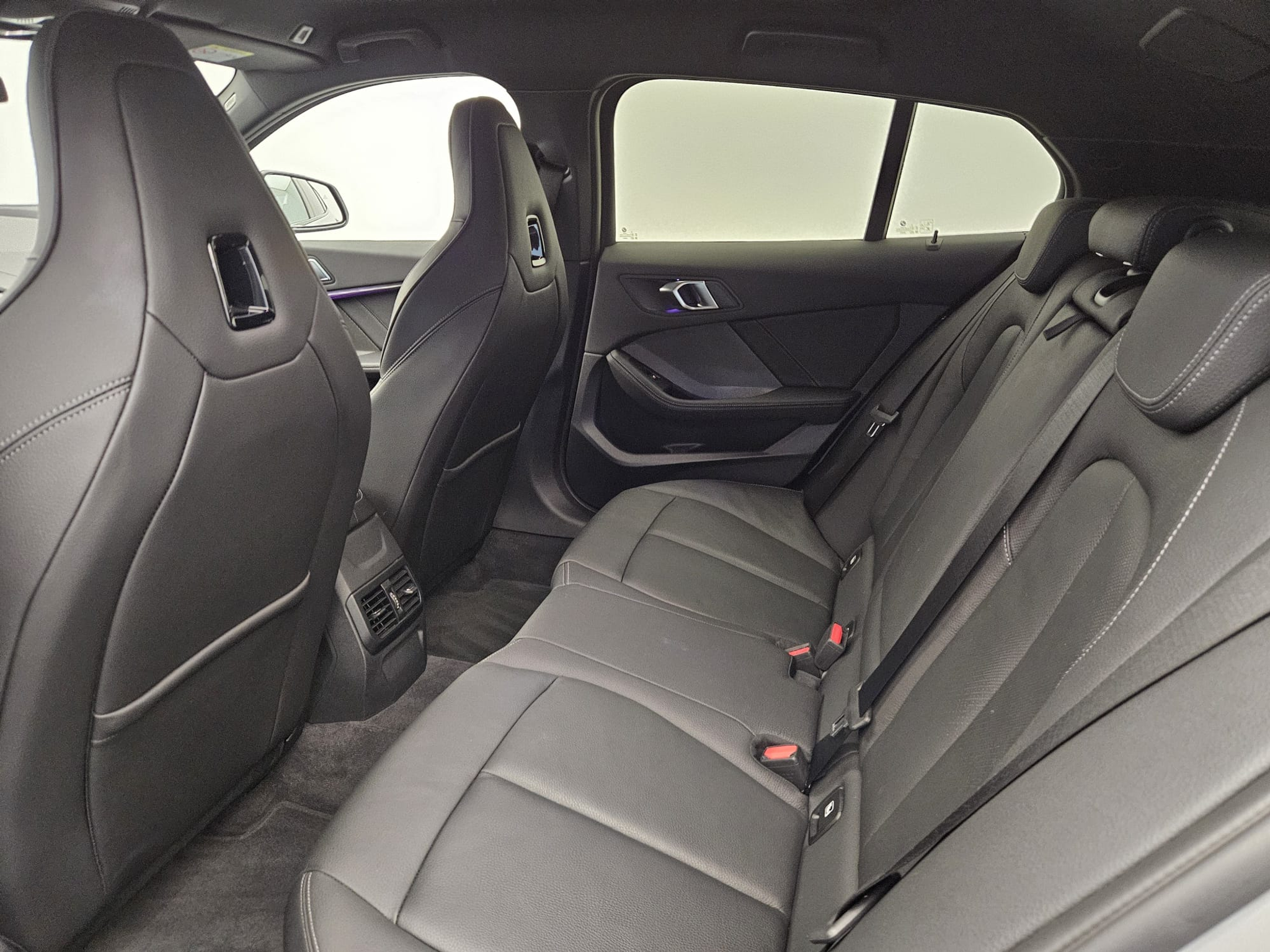 listing desktop thumbnail image 12