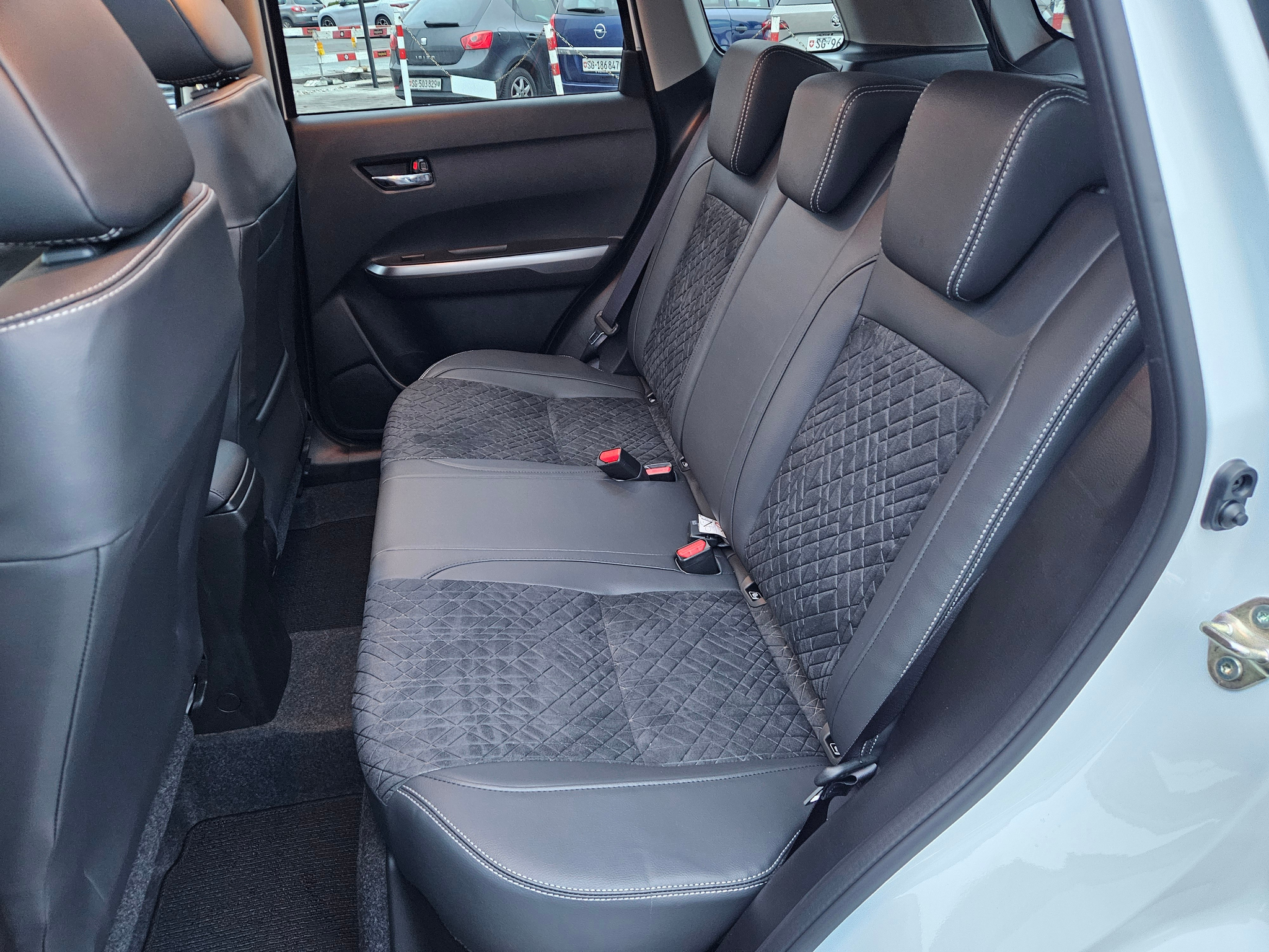 listing desktop thumbnail image 18