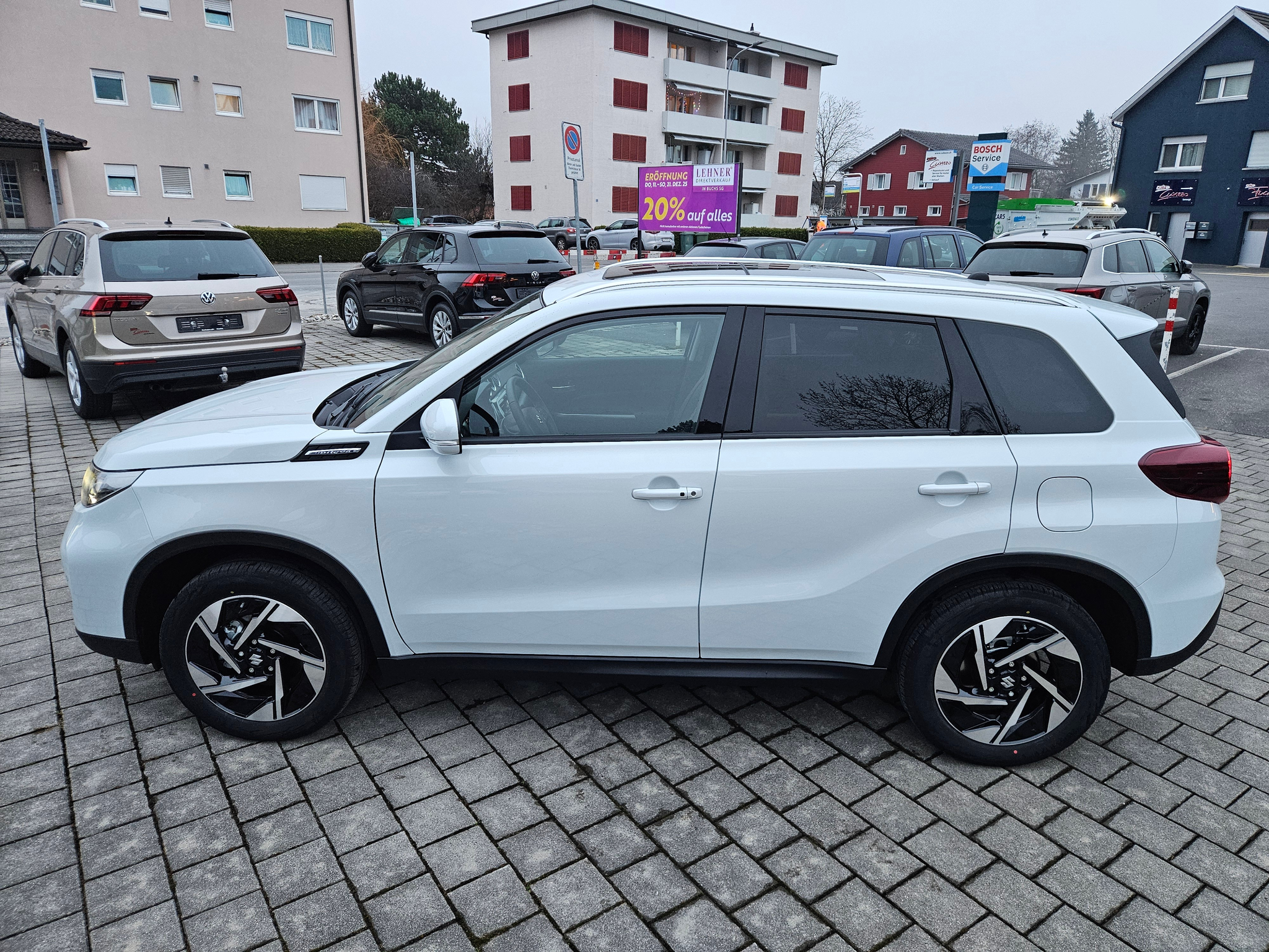 listing desktop thumbnail image 3