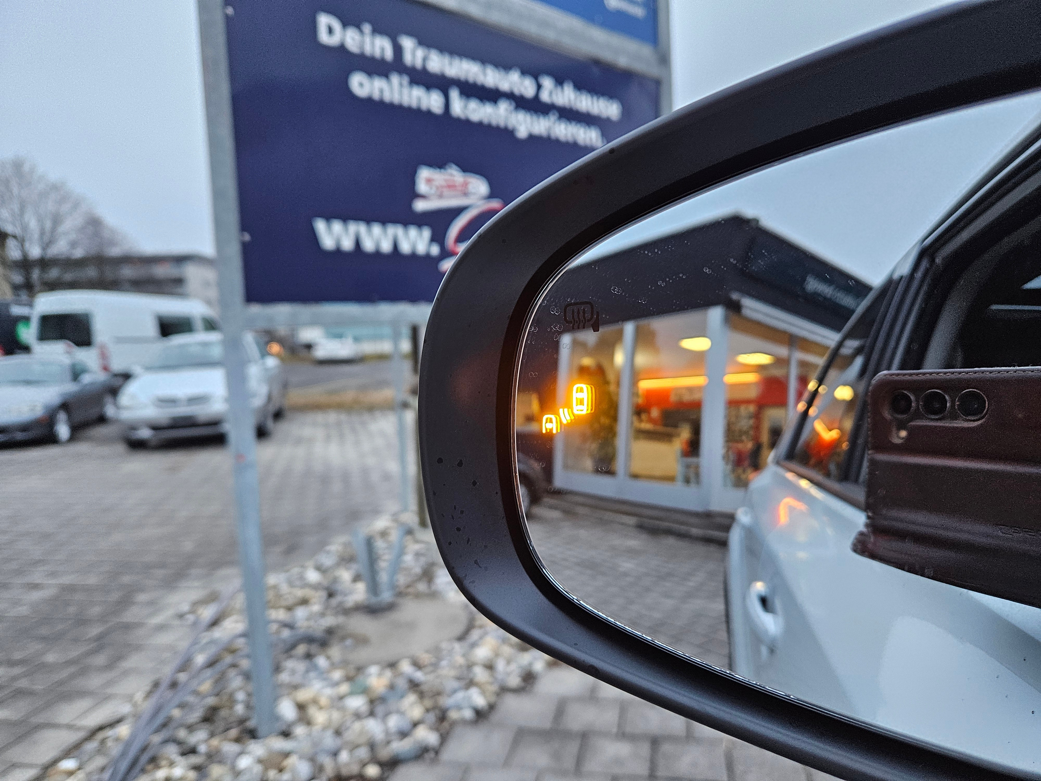 listing desktop thumbnail image 19