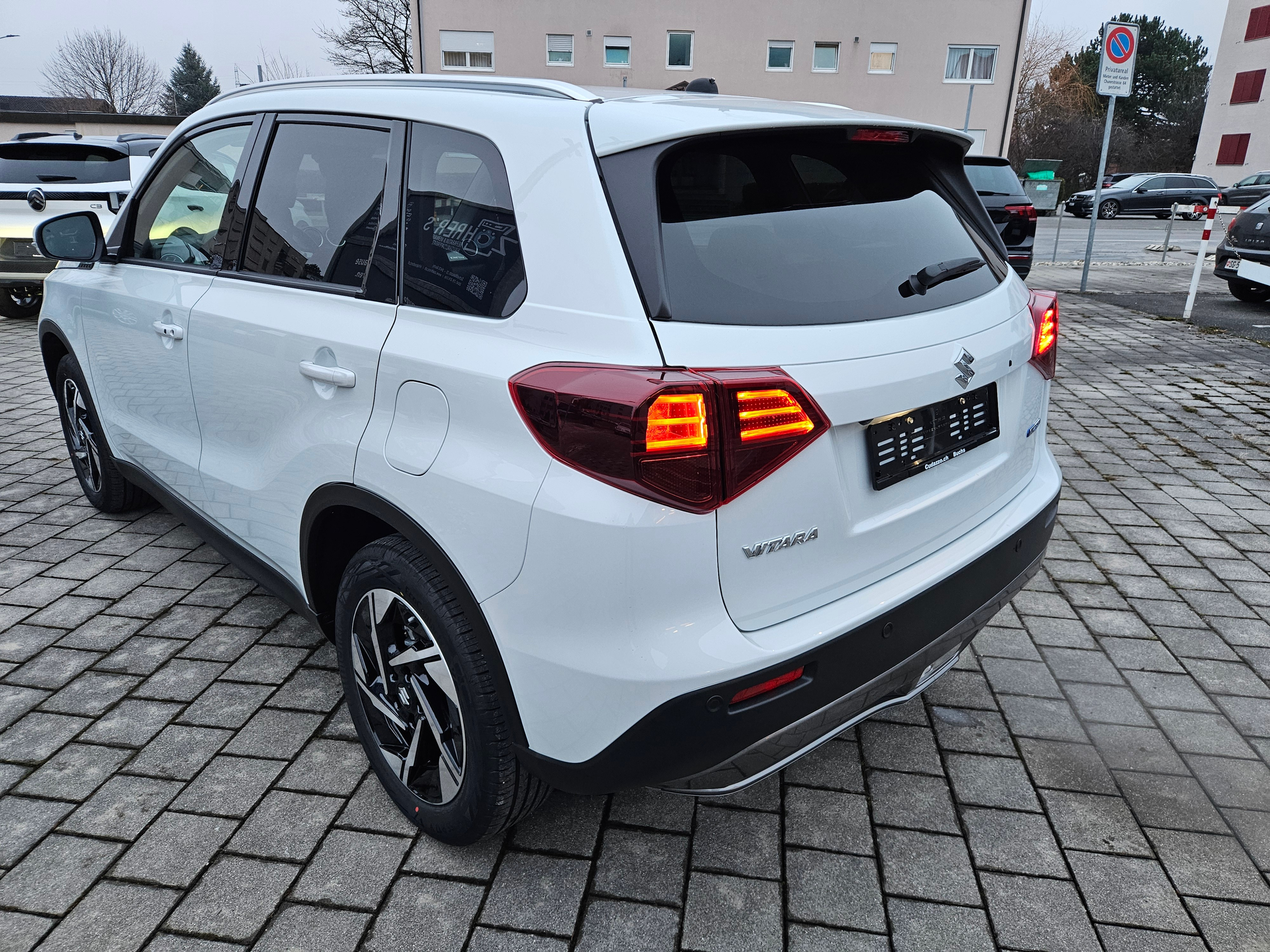 listing desktop thumbnail image 7