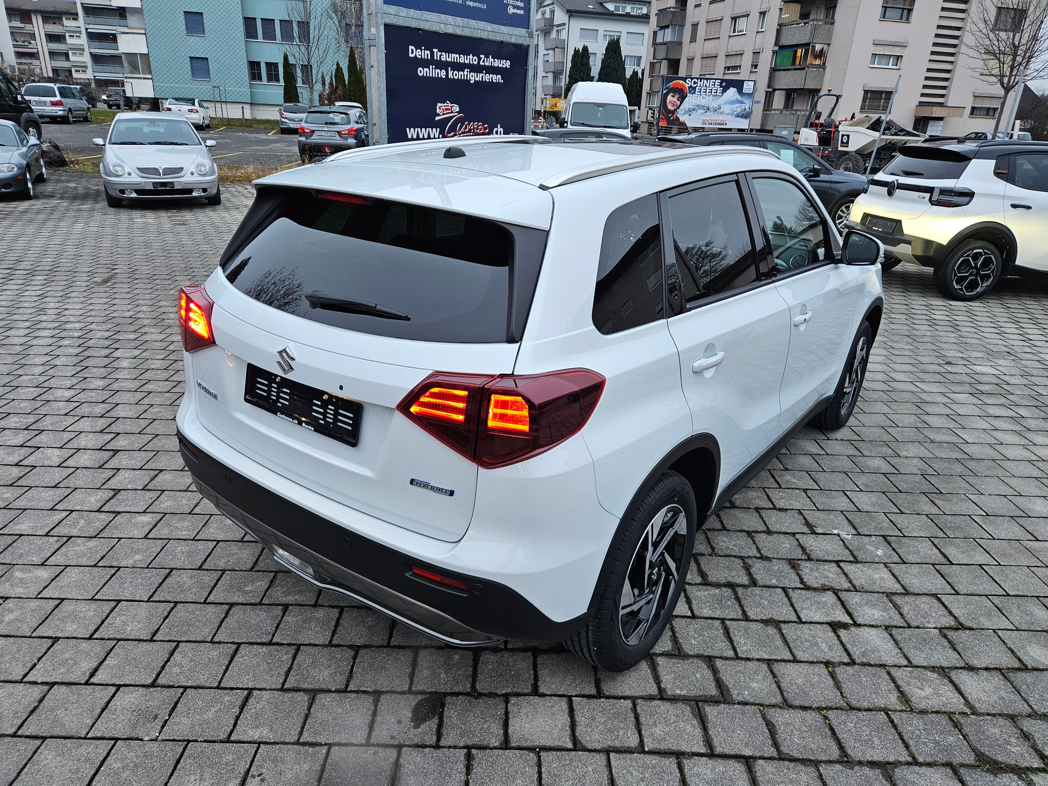 listing desktop thumbnail image 5