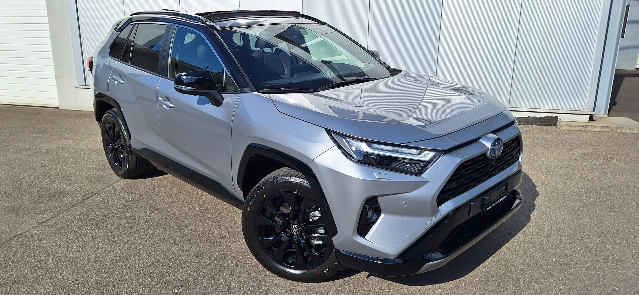 listing desktop thumbnail image 4