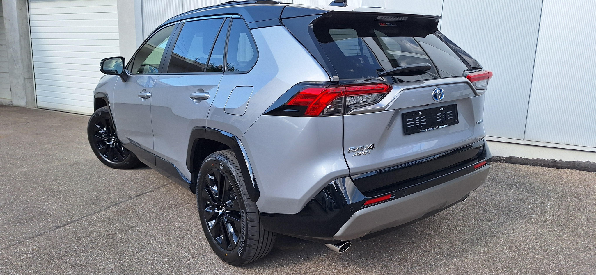 listing desktop thumbnail image 2