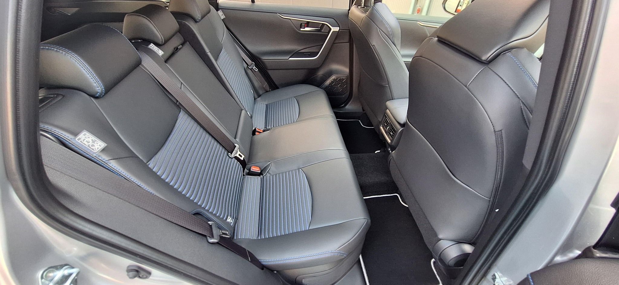 listing desktop thumbnail image 9