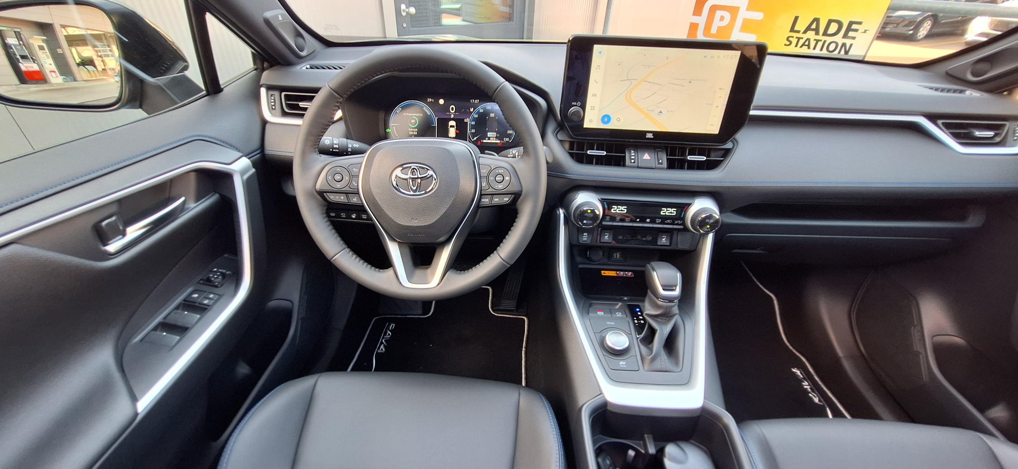 listing desktop thumbnail image 11