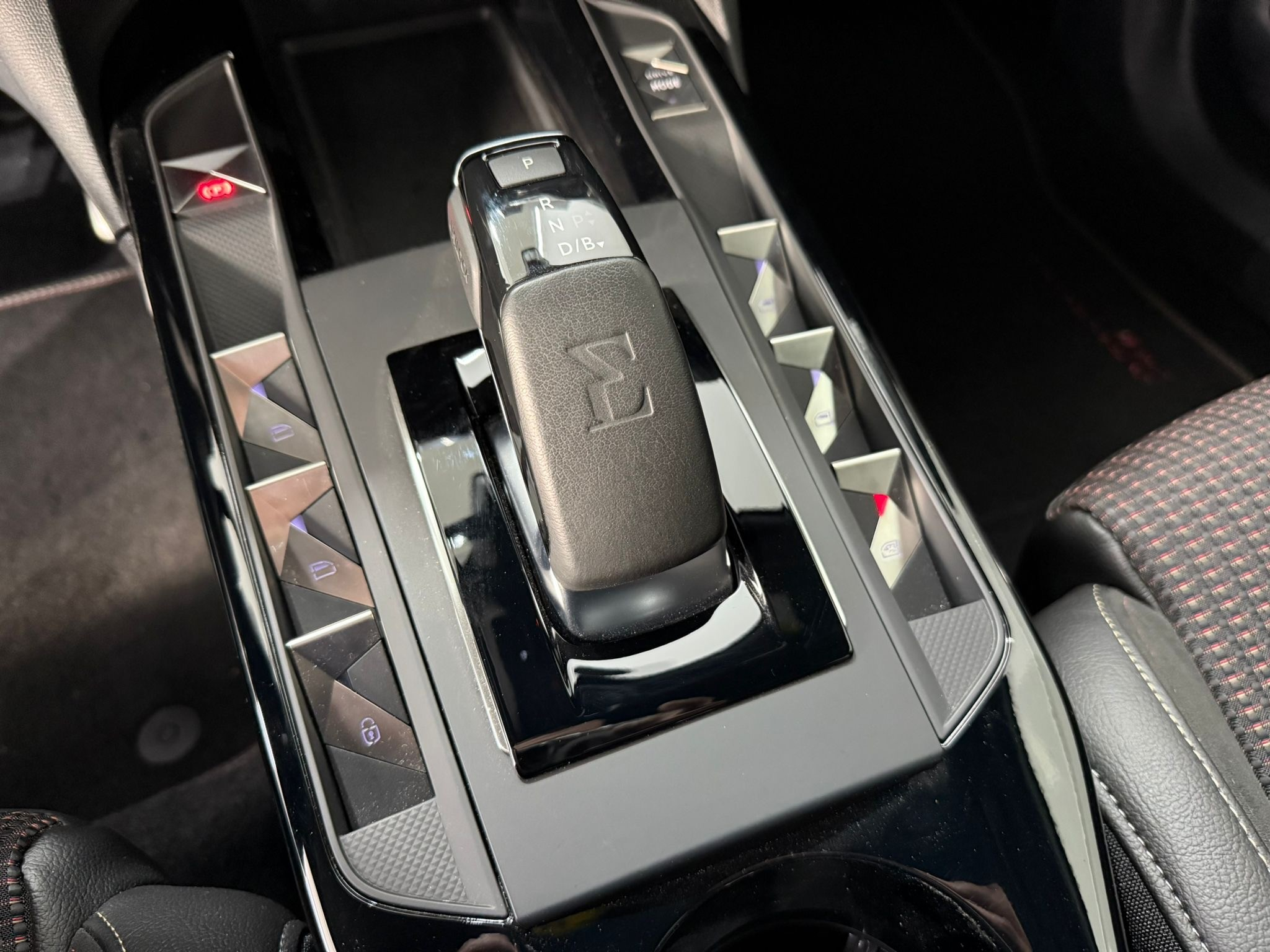 listing desktop thumbnail image 12