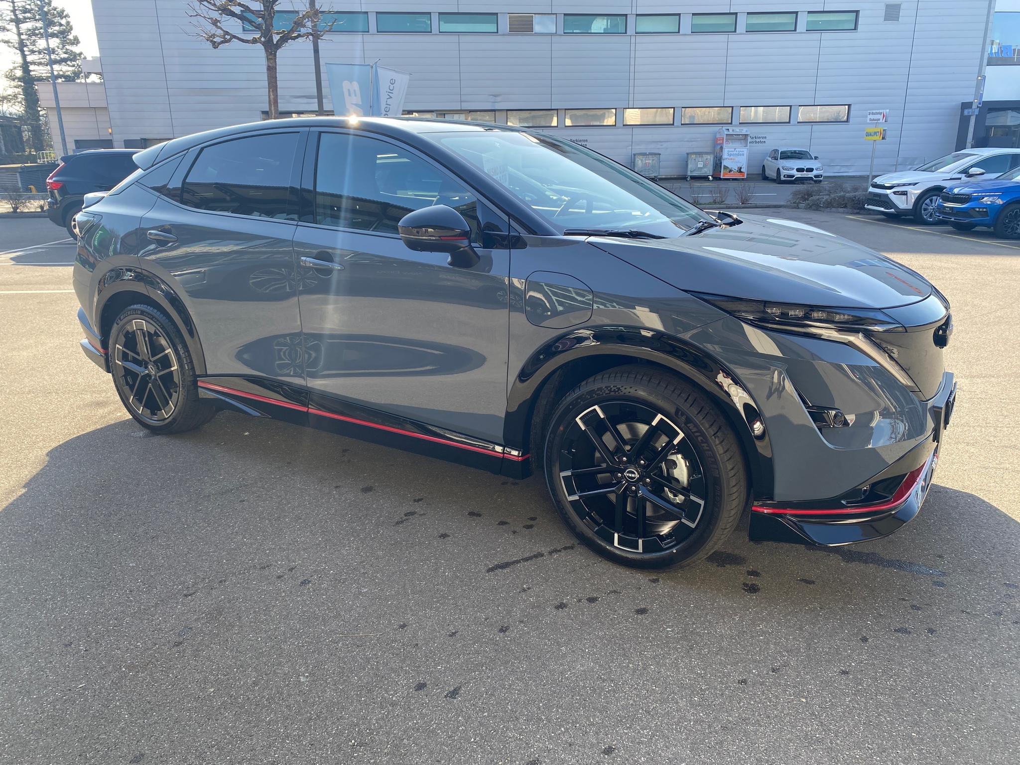 listing desktop thumbnail image 3